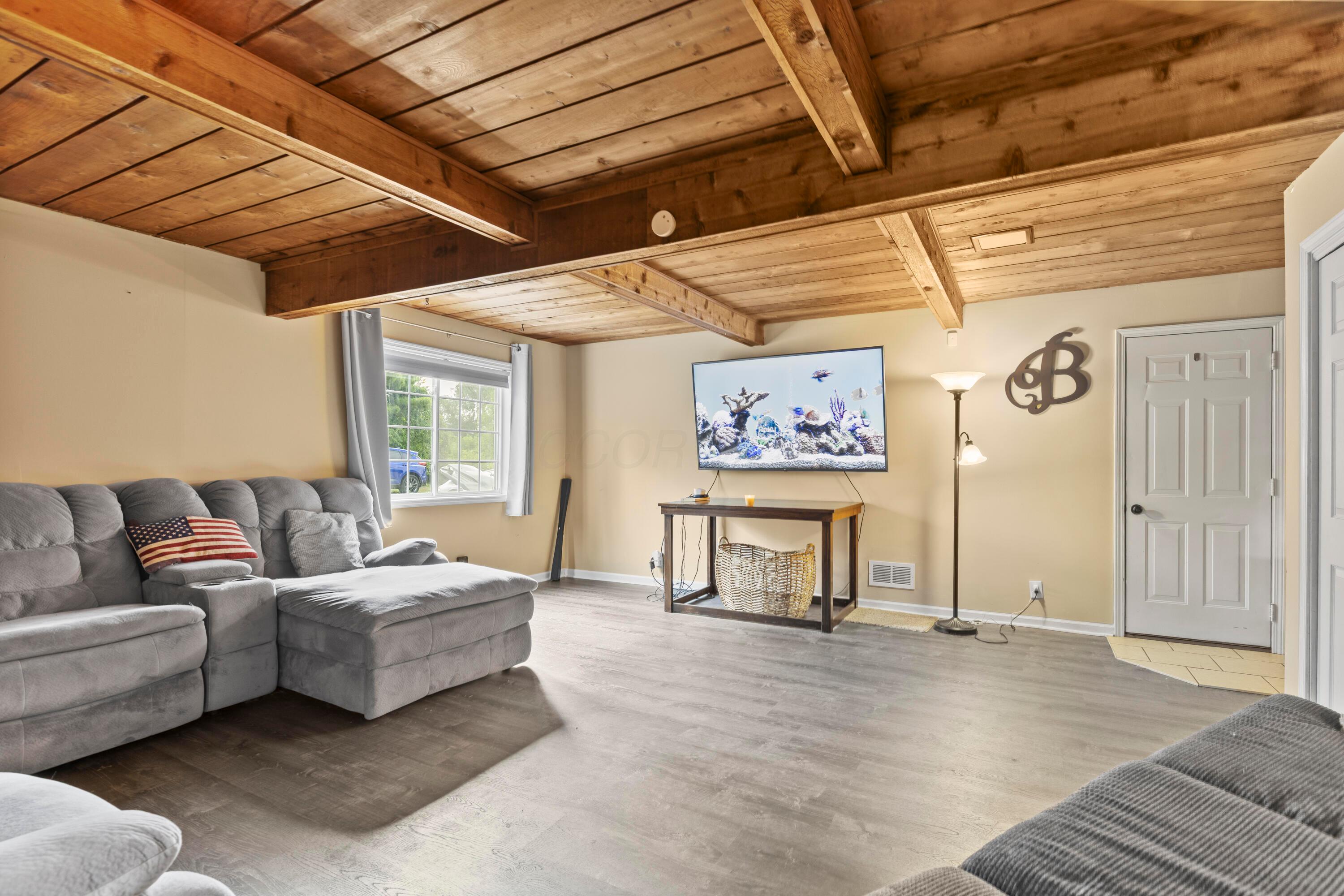 5796 Beecher Road