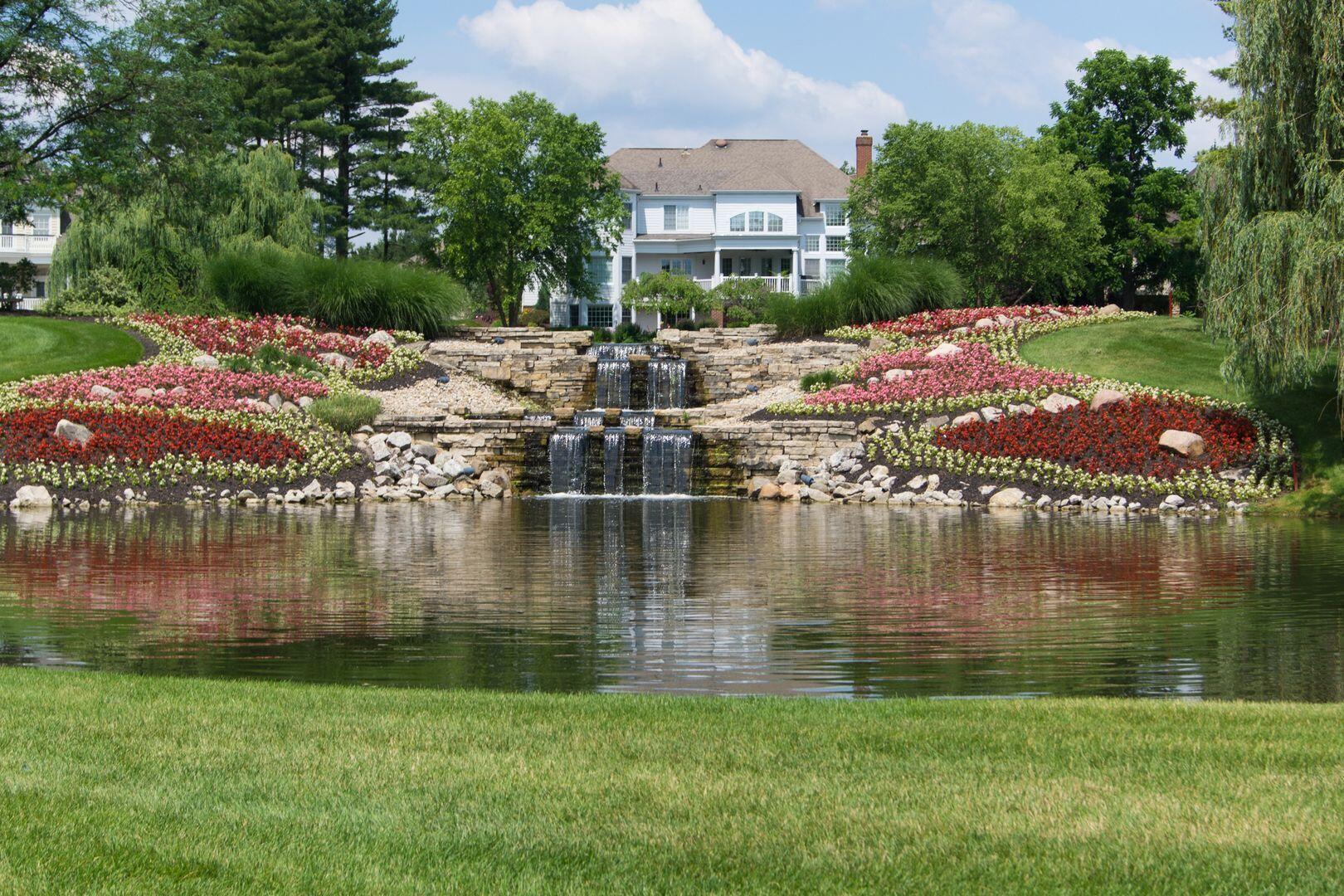 5552 Quail Hollow Way