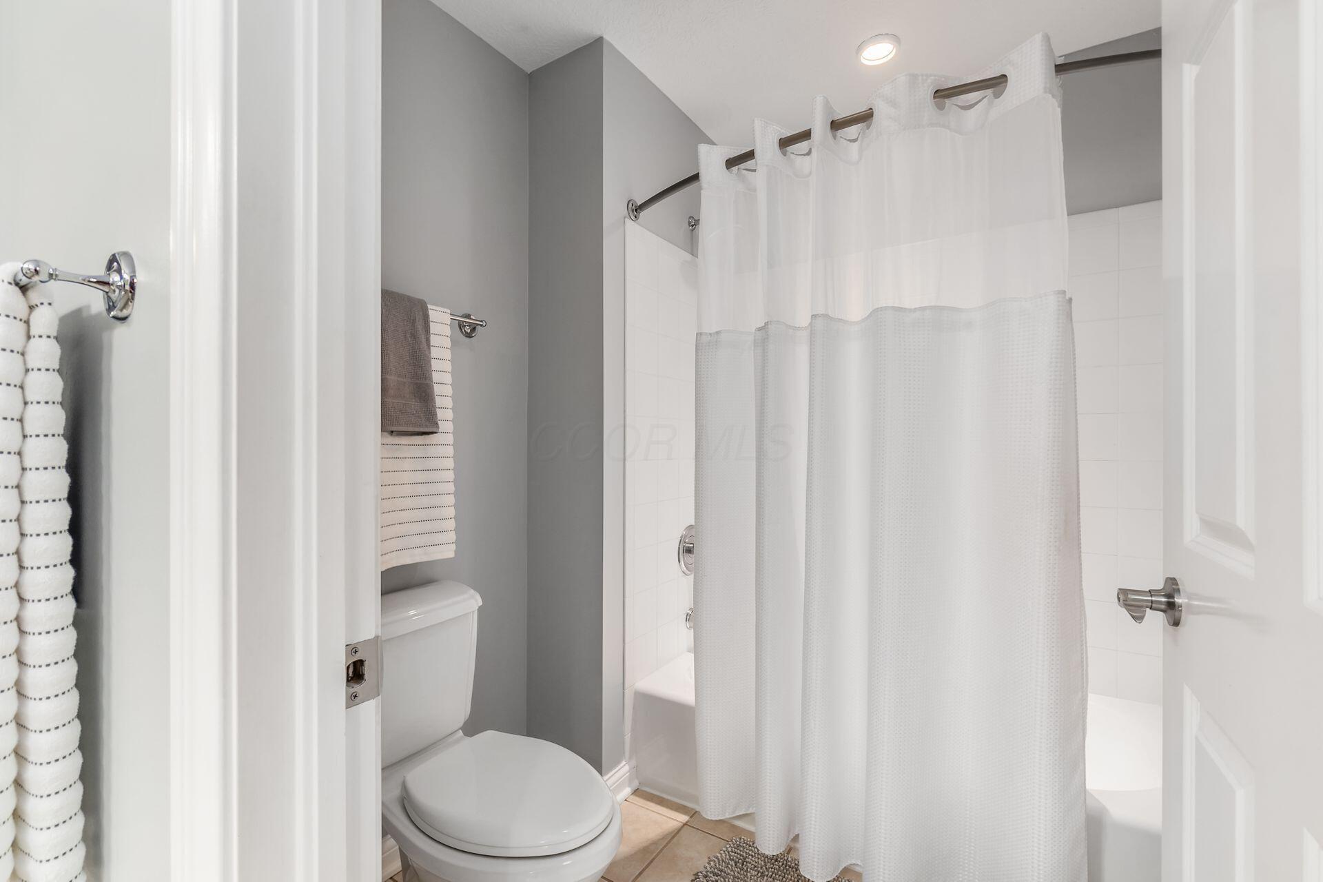 5552 Quail Hollow Way