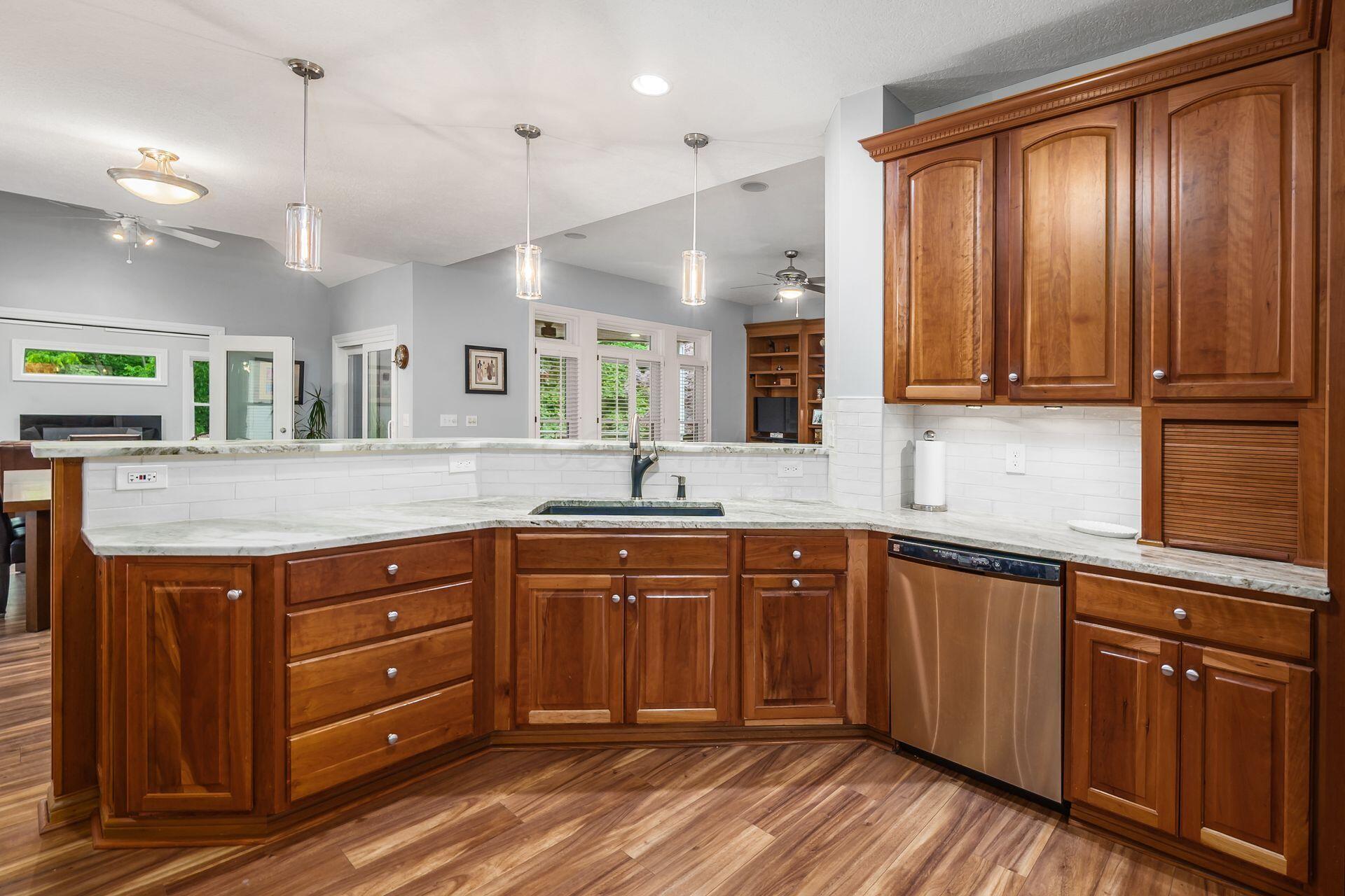 5552 Quail Hollow Way