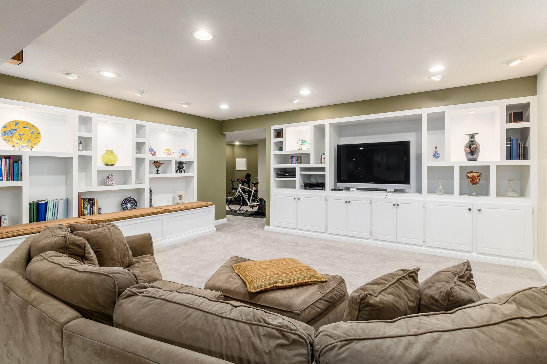 5552 Quail Hollow Way