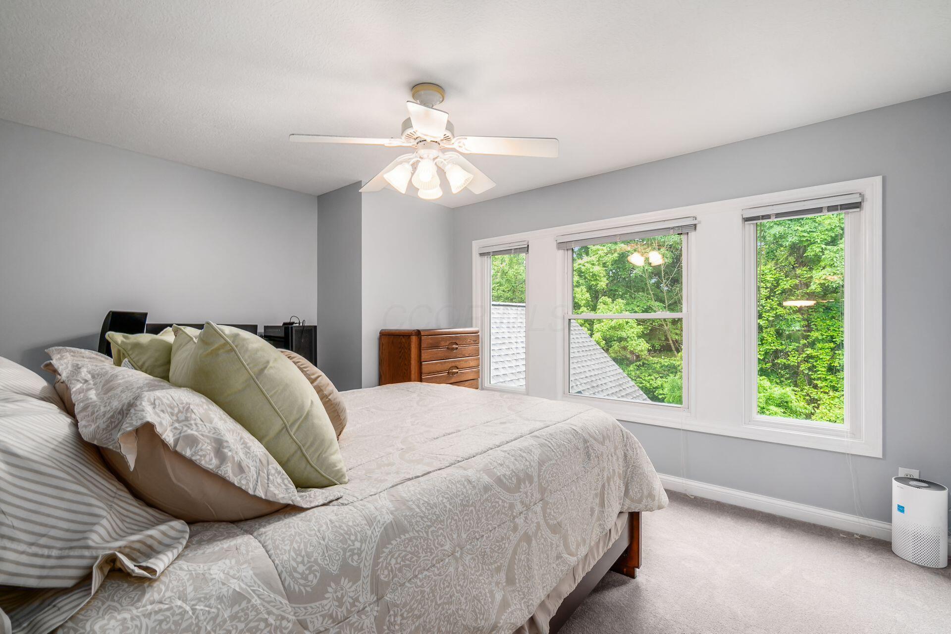 5552 Quail Hollow Way