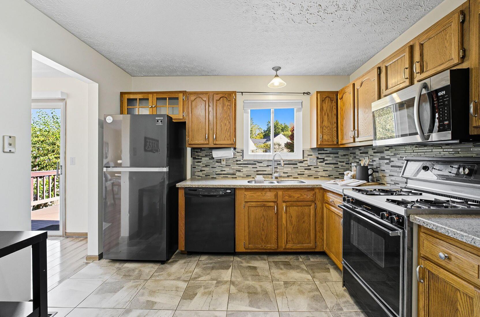 3900 Cliff Ridge Court