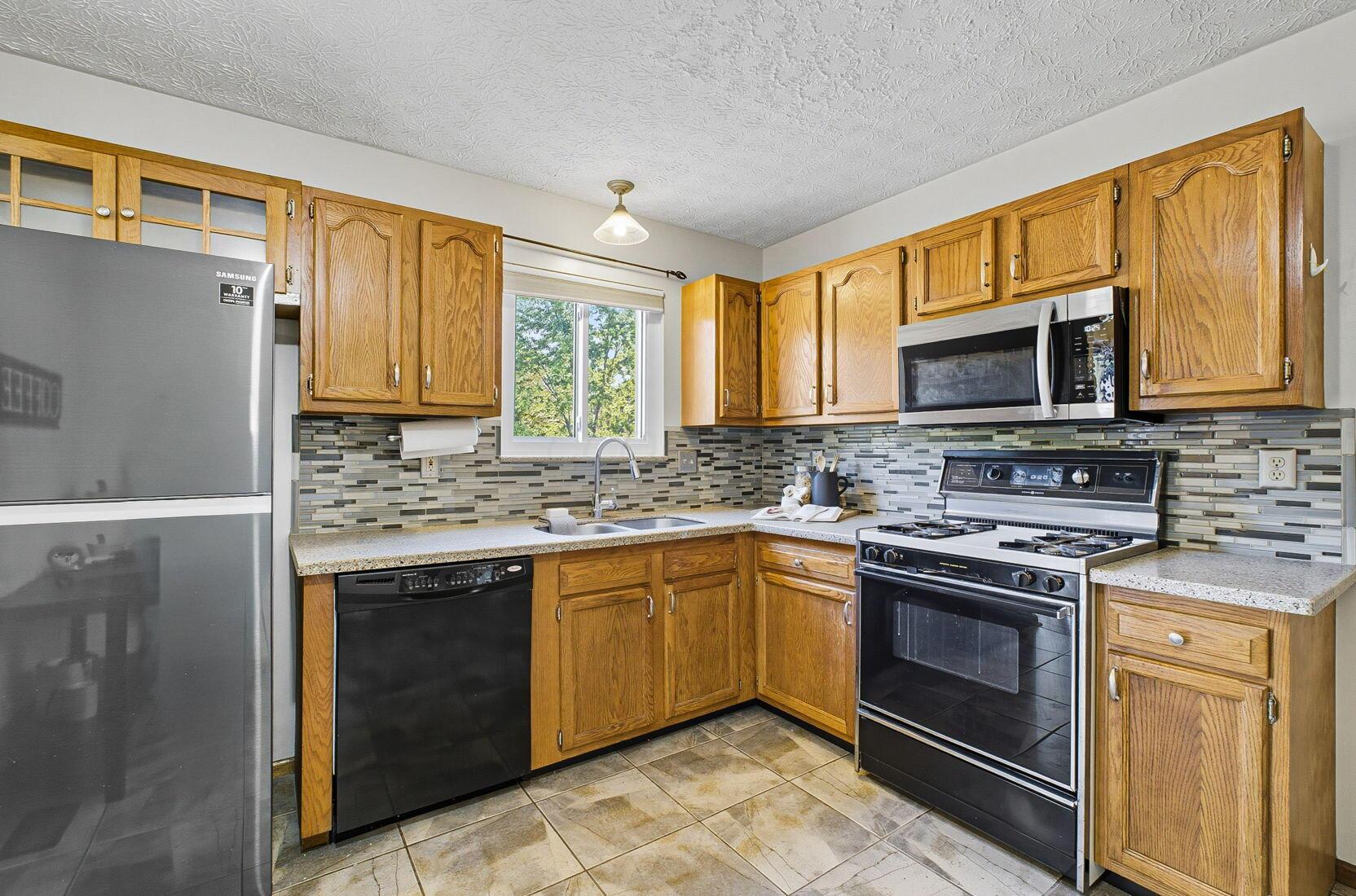 3900 Cliff Ridge Court