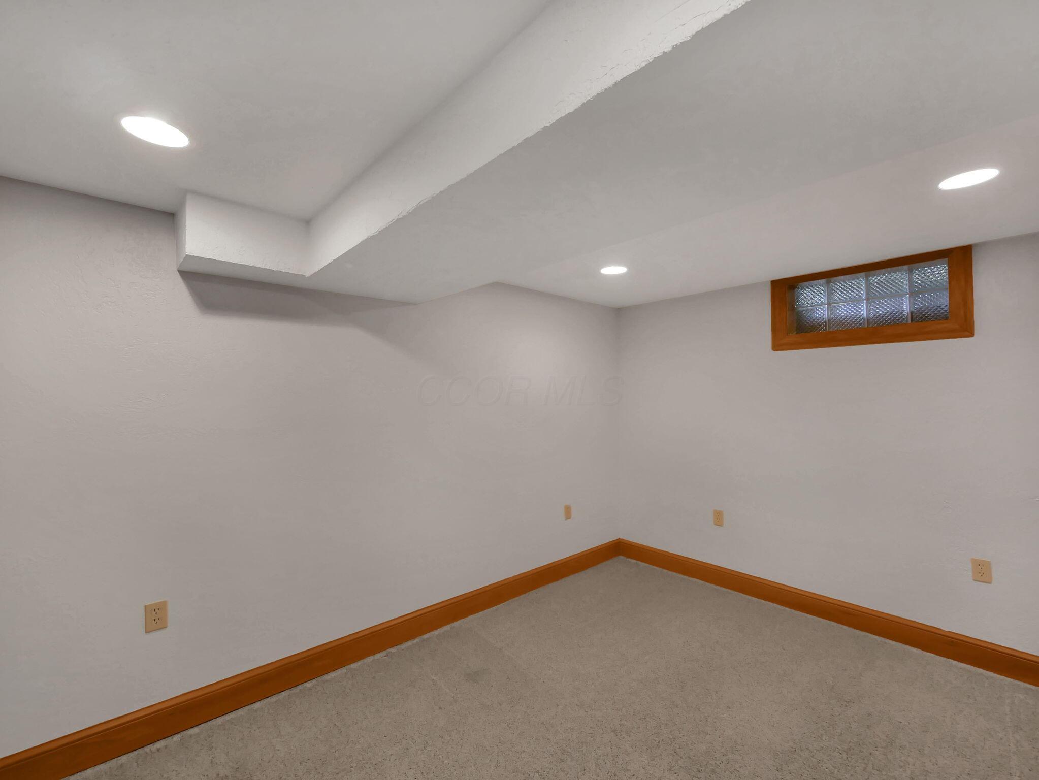 3412 Creek Road