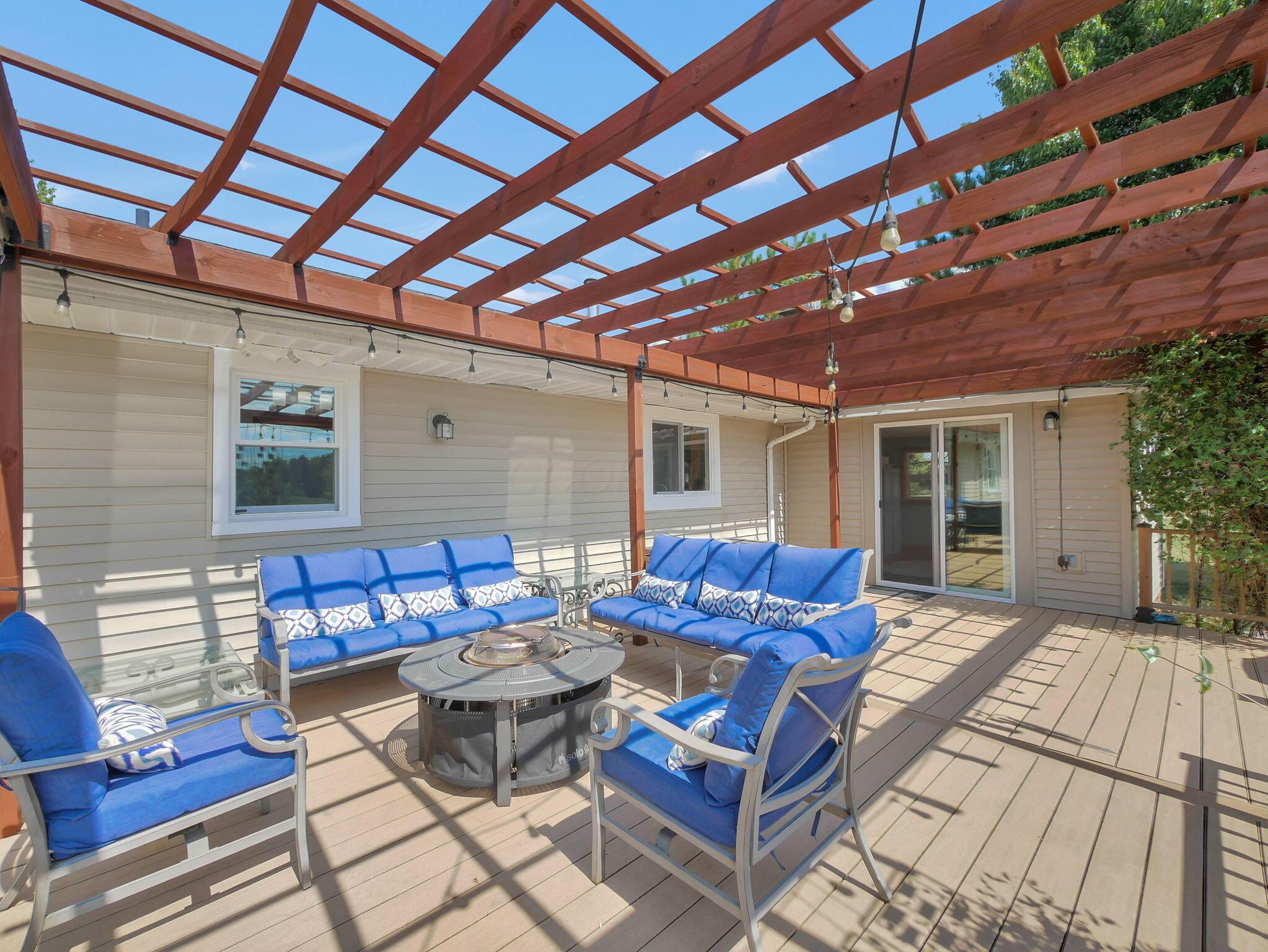 3412 Creek Road