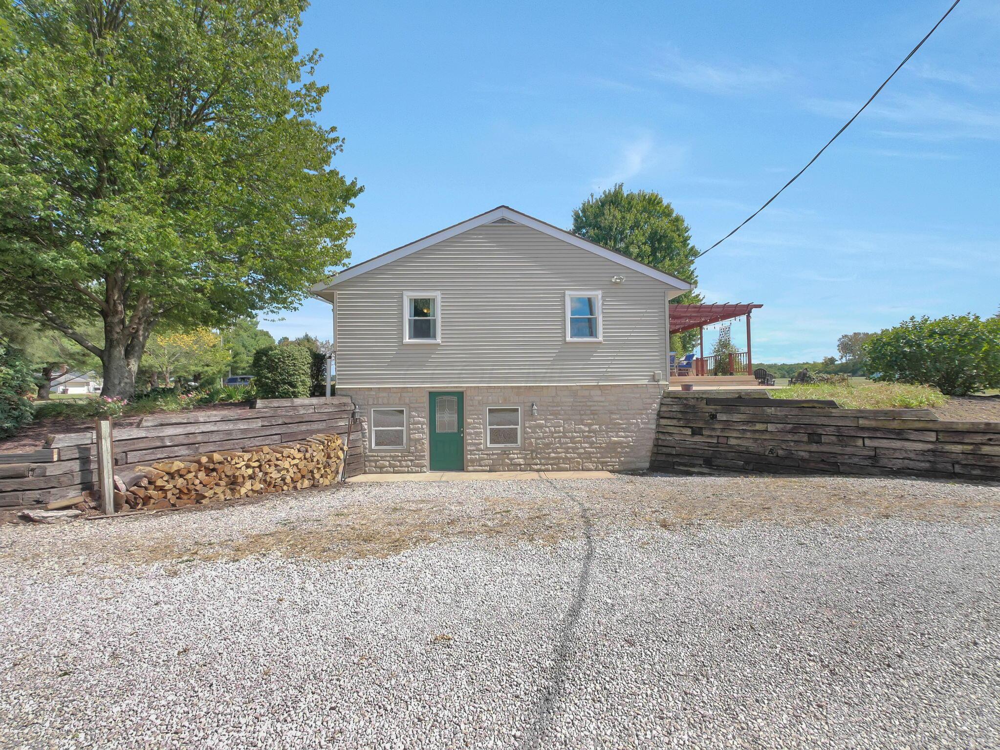 3412 Creek Road