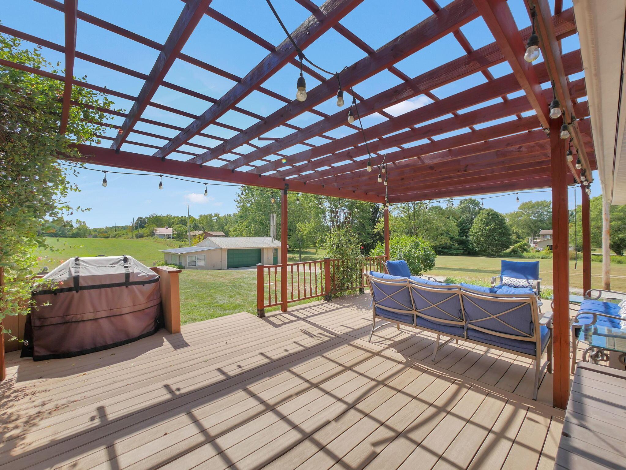 3412 Creek Road