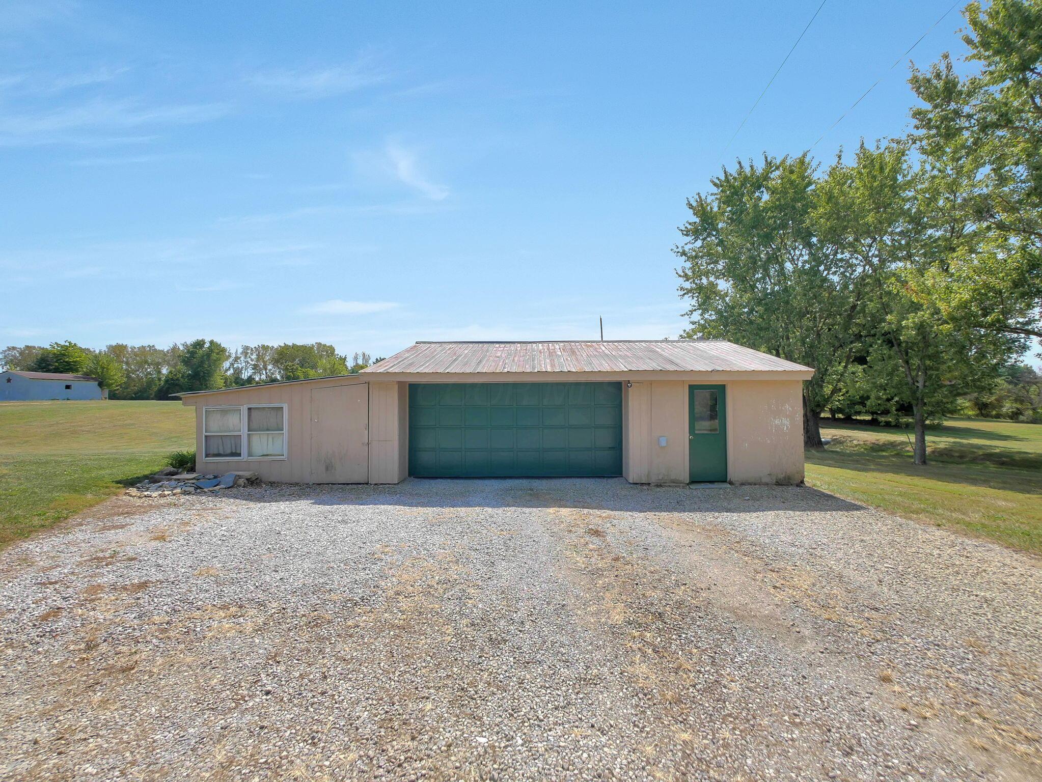 3412 Creek Road