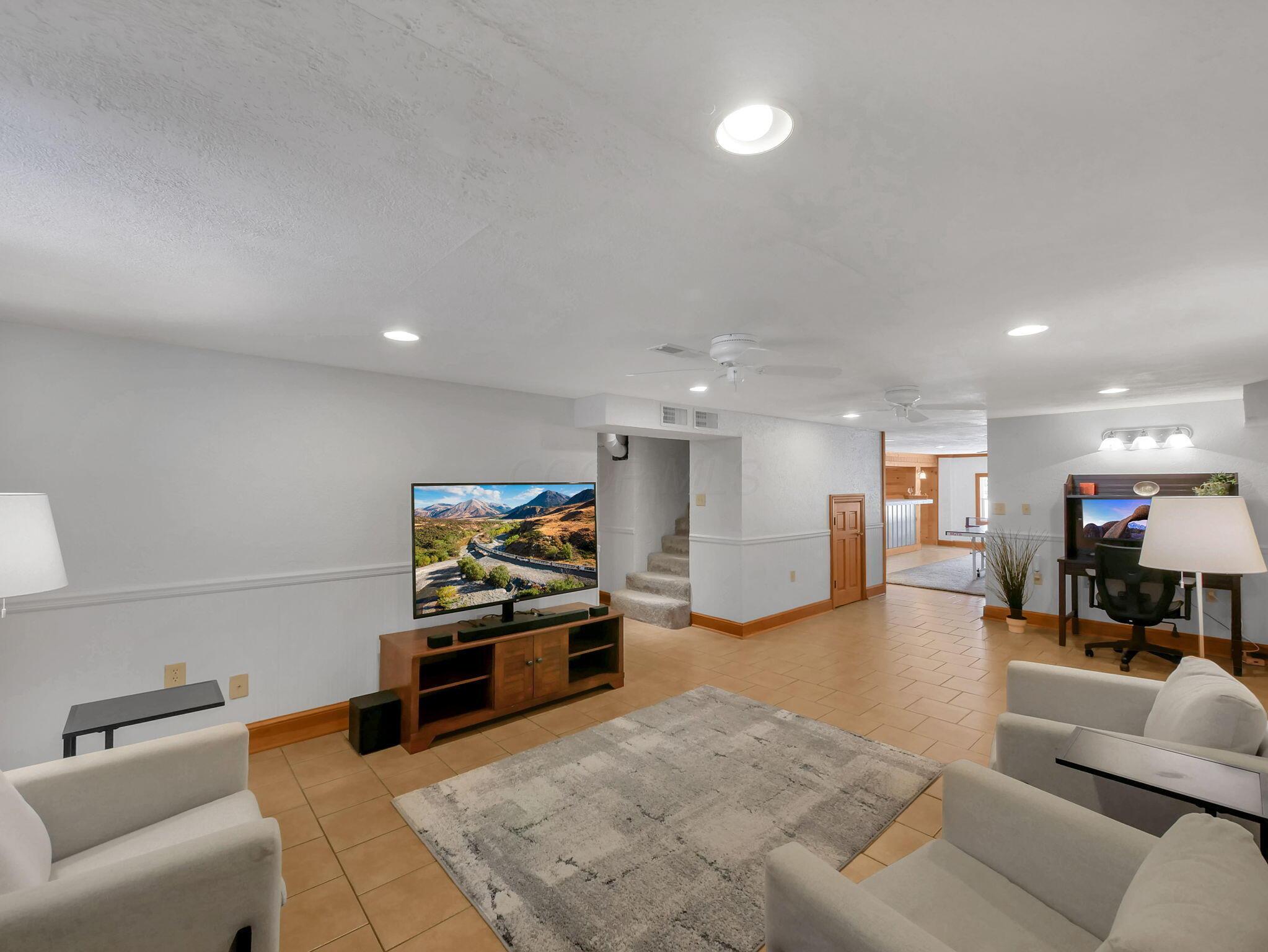 3412 Creek Road