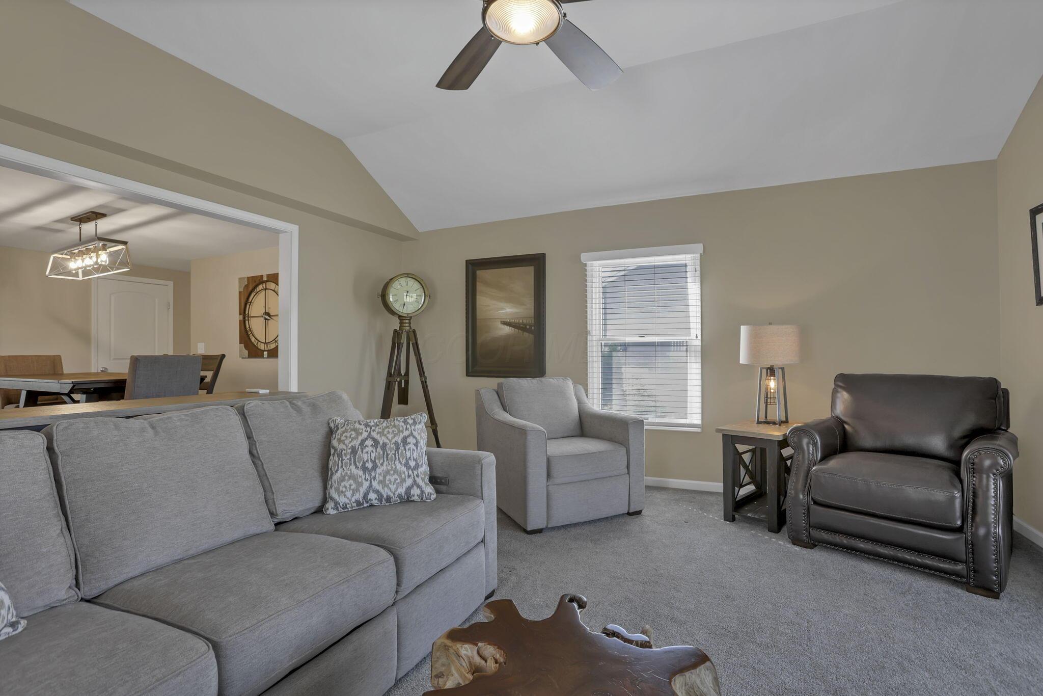 541 Lakeshore Drive E