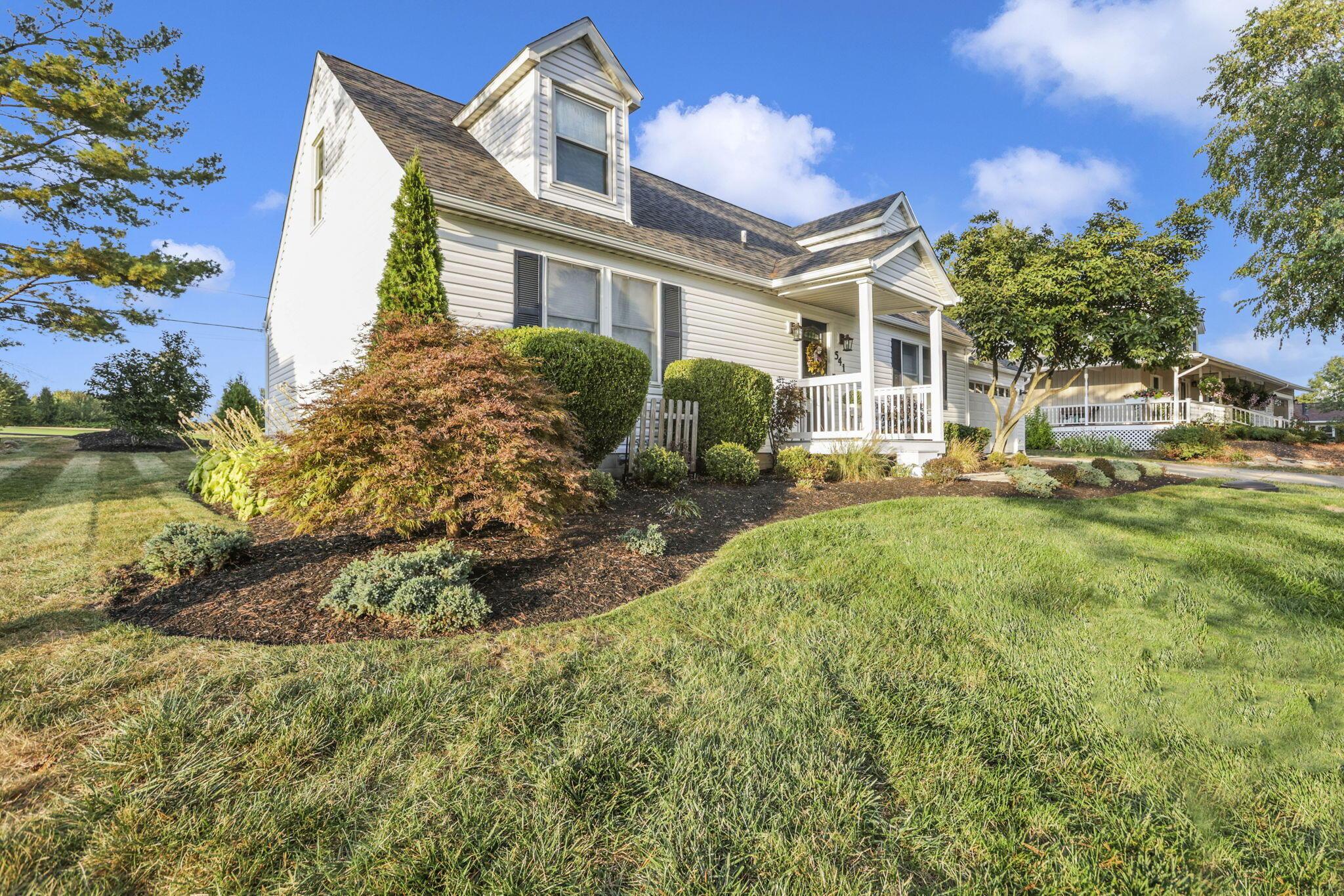541 Lakeshore Drive E