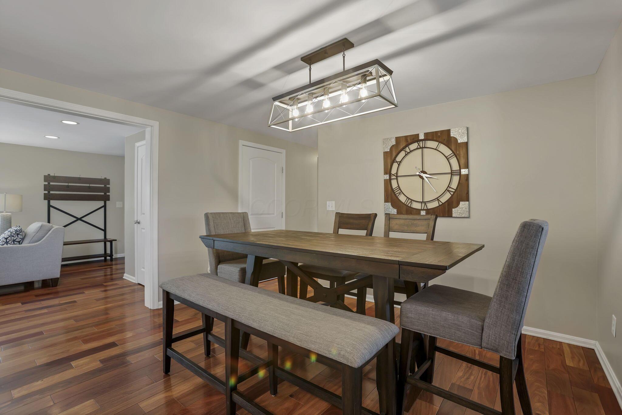 541 Lakeshore Drive E