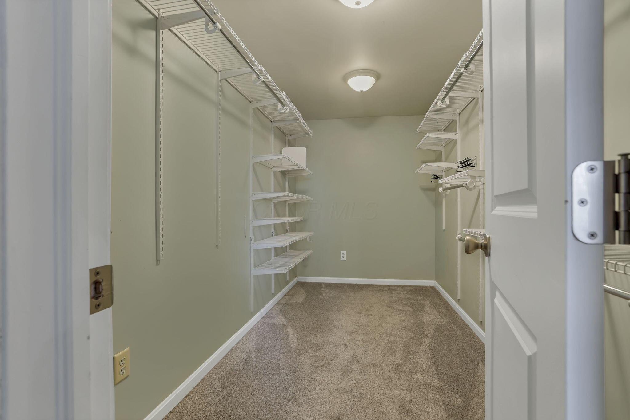 541 Lakeshore Drive E