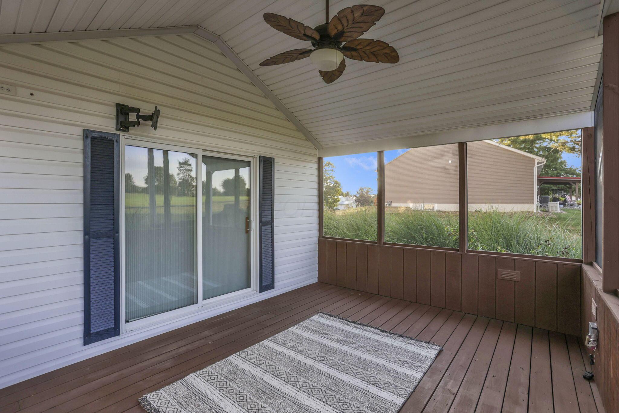541 Lakeshore Drive E