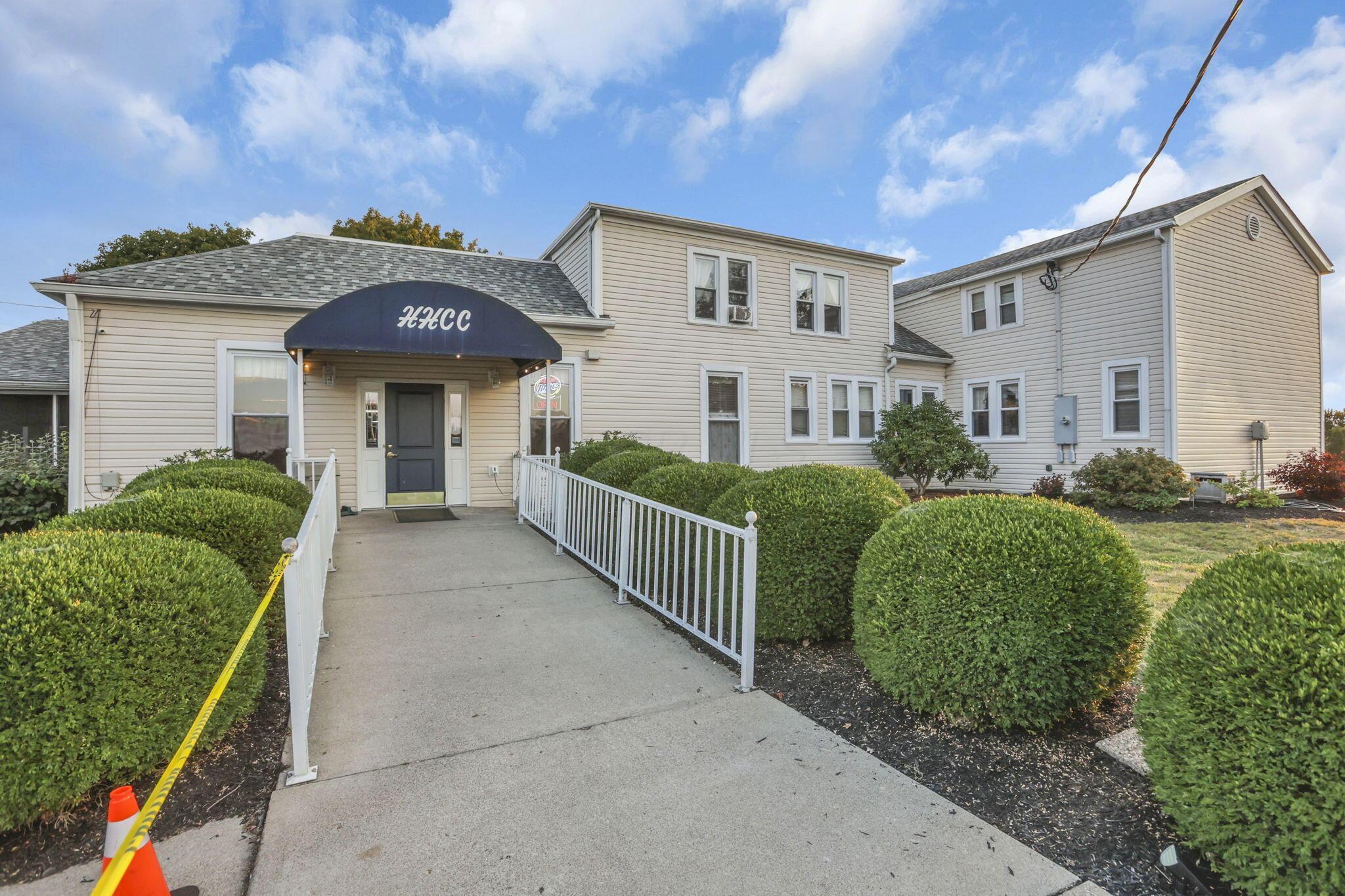 541 Lakeshore Drive E