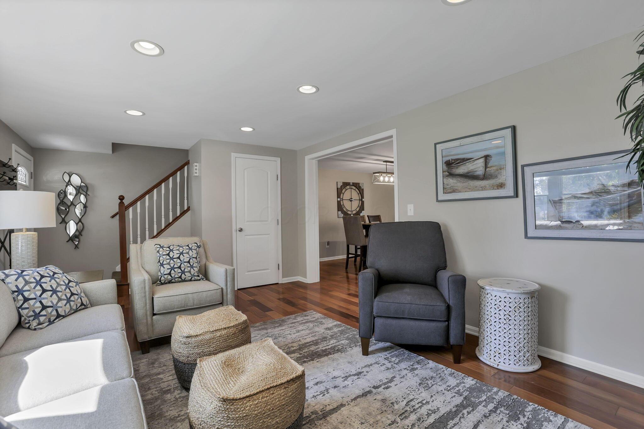 541 Lakeshore Drive E
