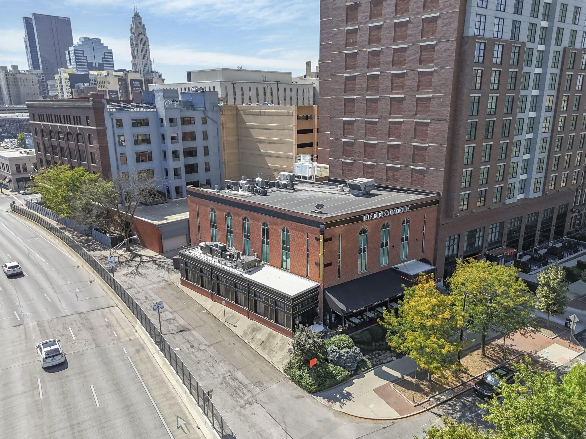 78 E Chestnut Street, 507