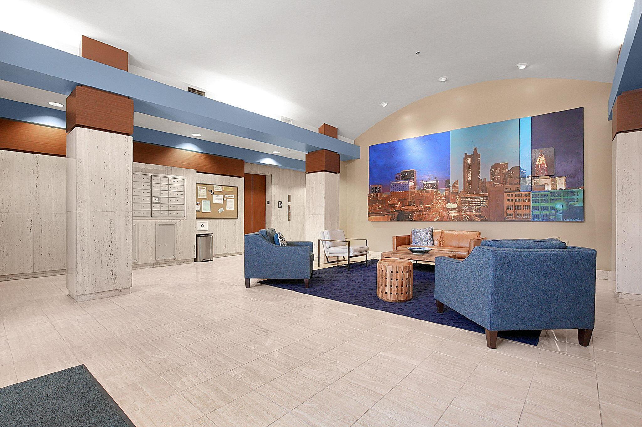 78 E Chestnut Street, 507