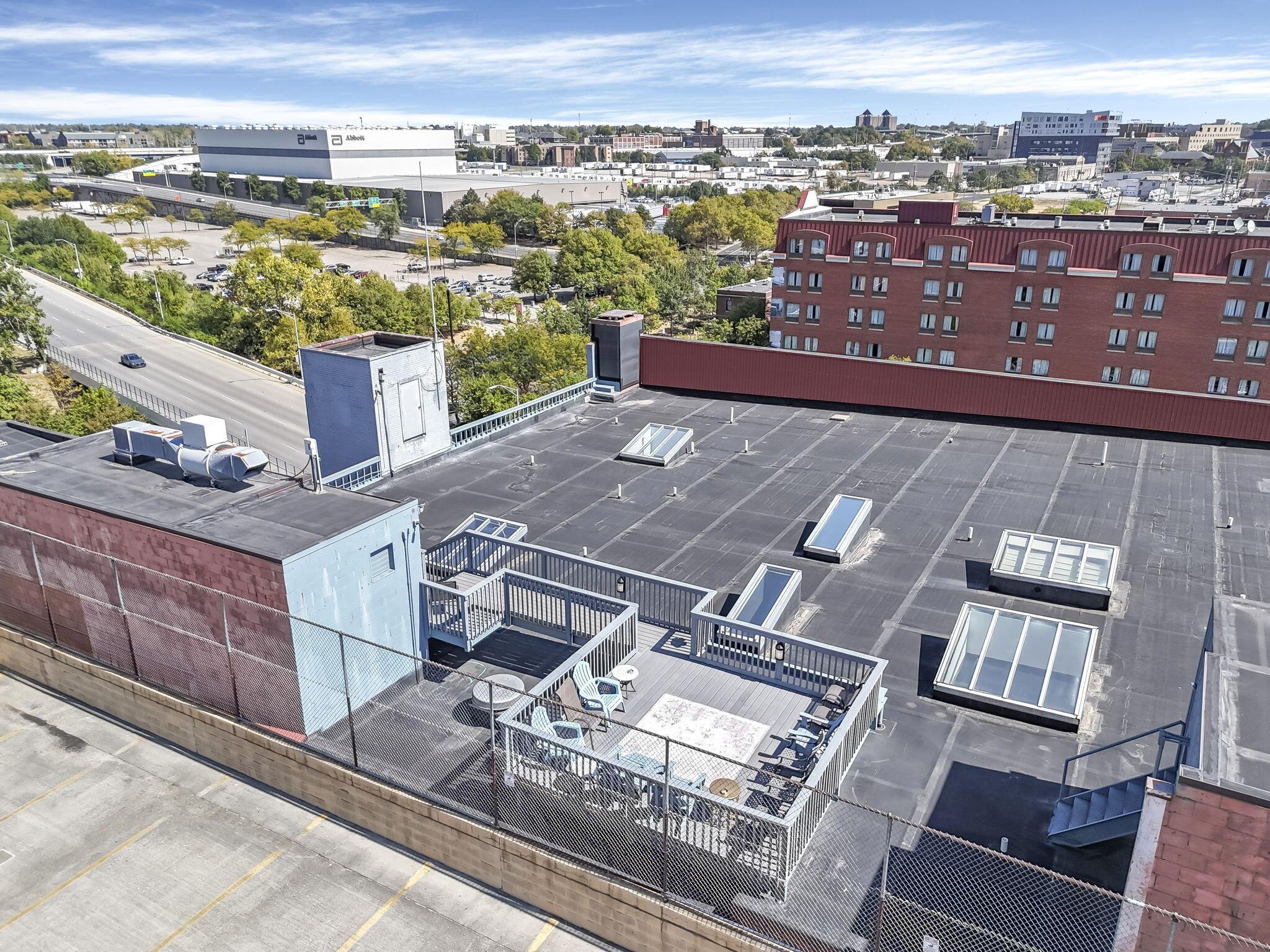 78 E Chestnut Street, 507