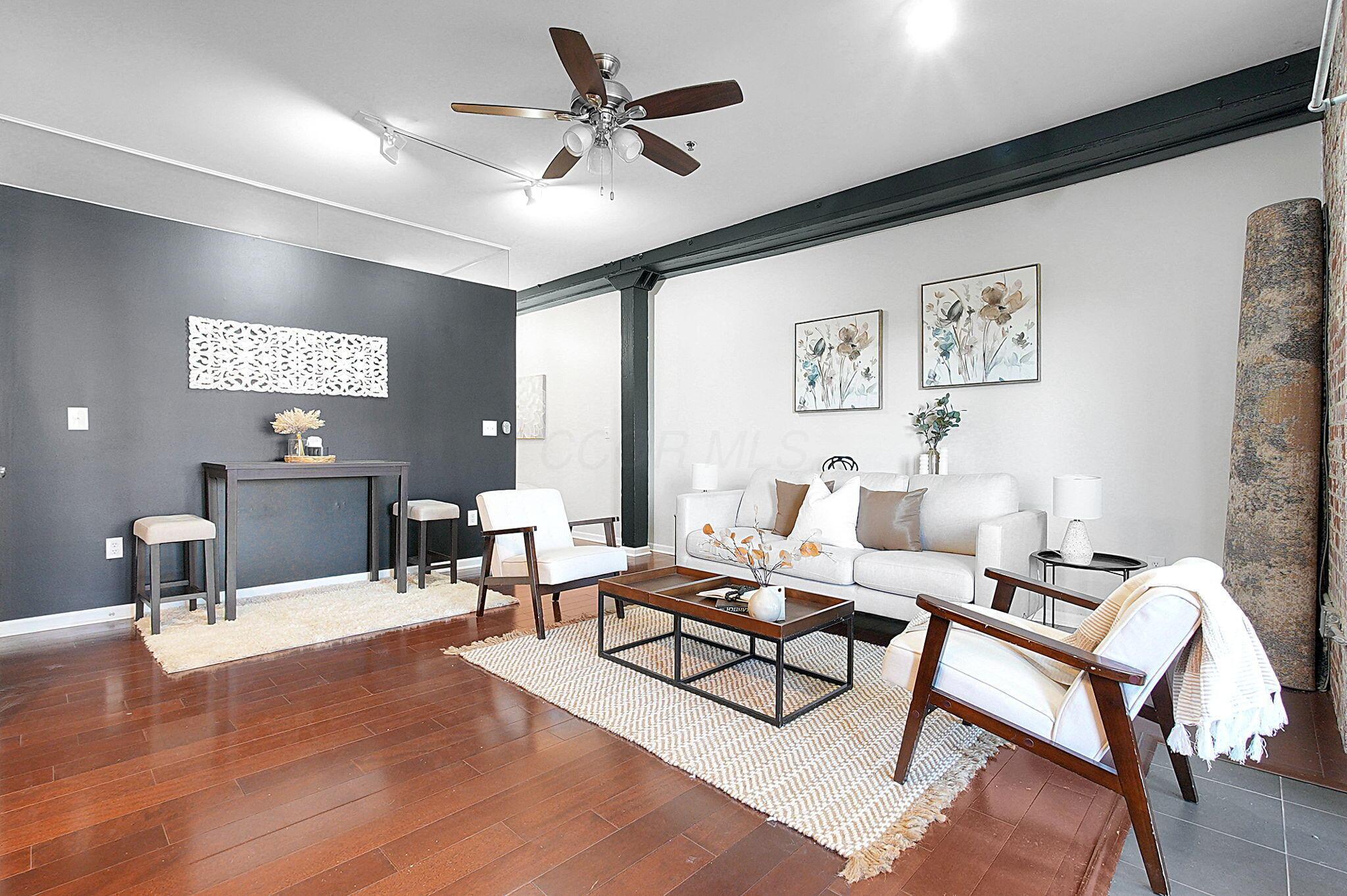 78 E Chestnut Street, 507