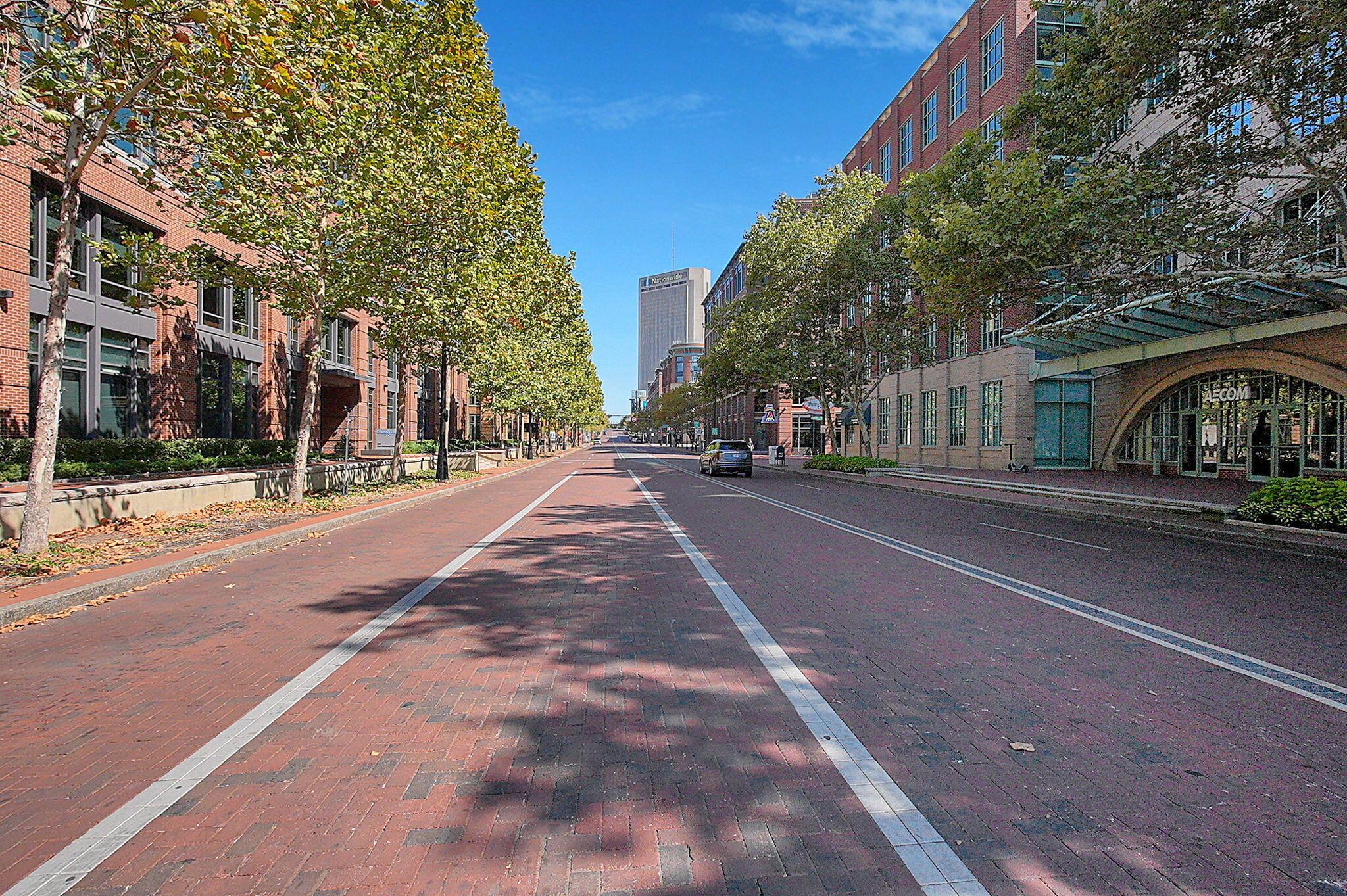 78 E Chestnut Street, 507