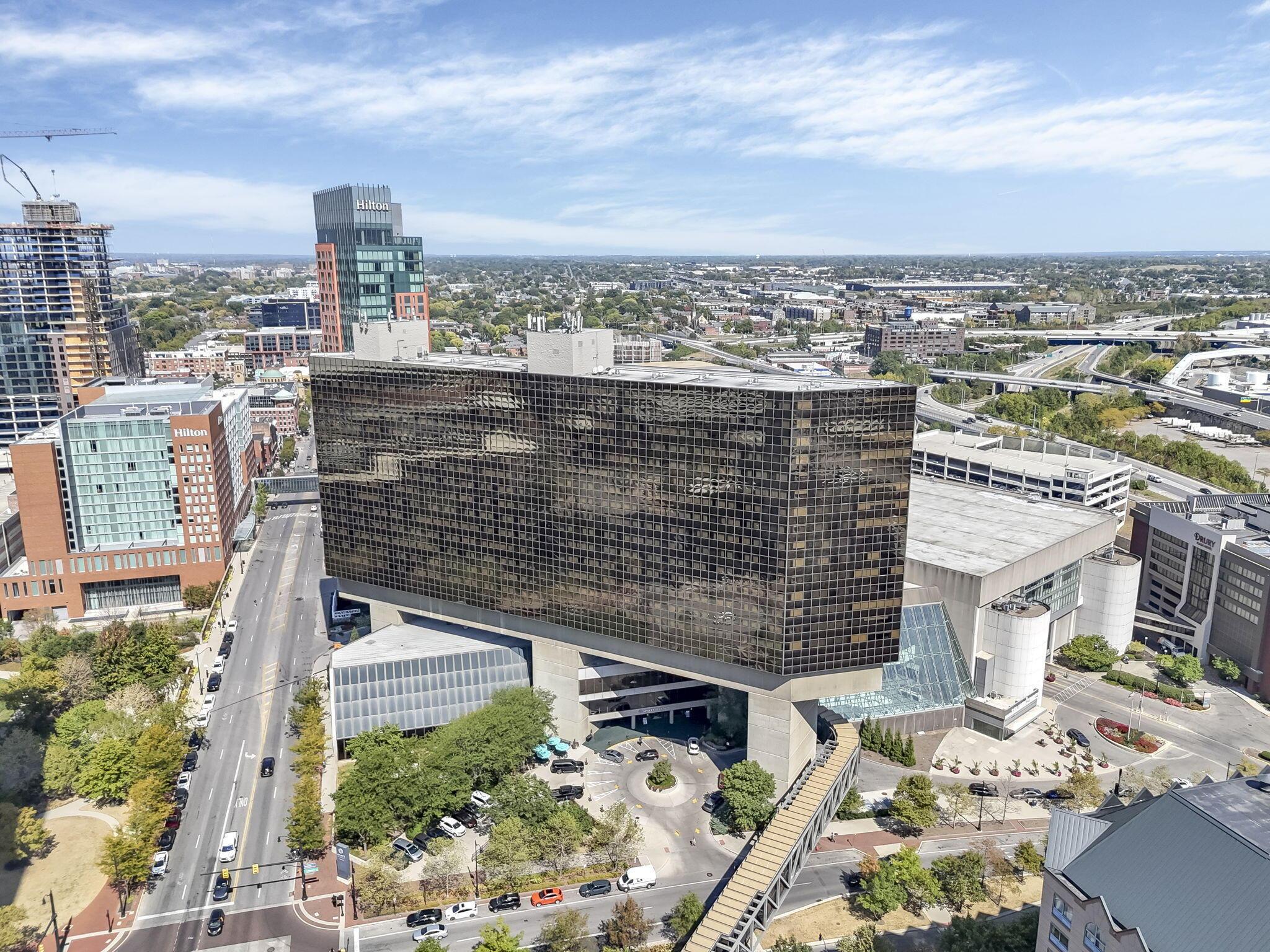 78 E Chestnut Street, 507