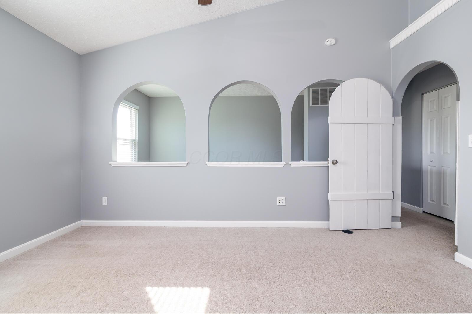 107 N Highview Boulevard