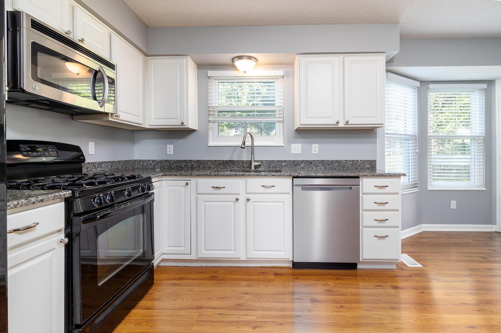 107 N Highview Boulevard