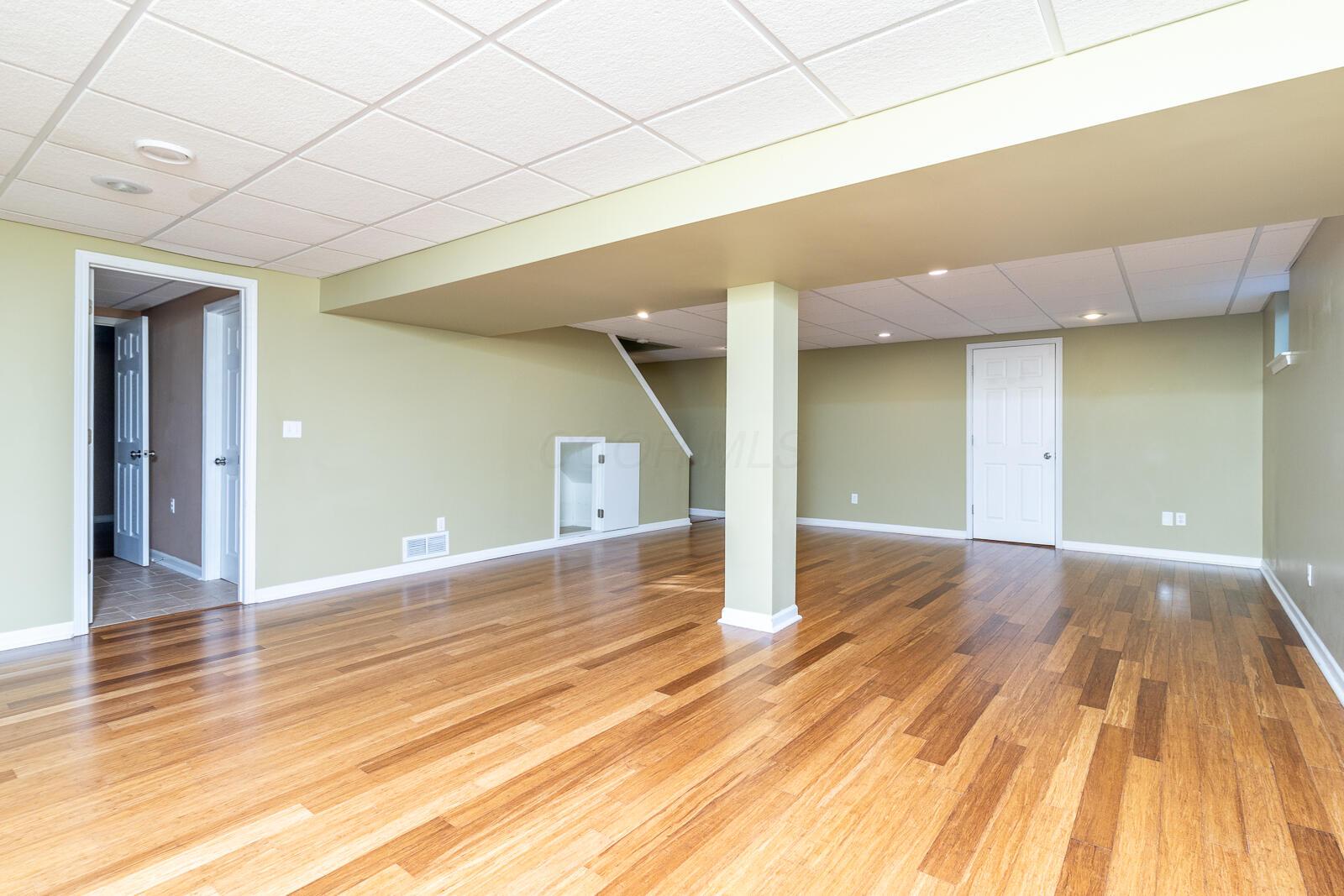 107 N Highview Boulevard