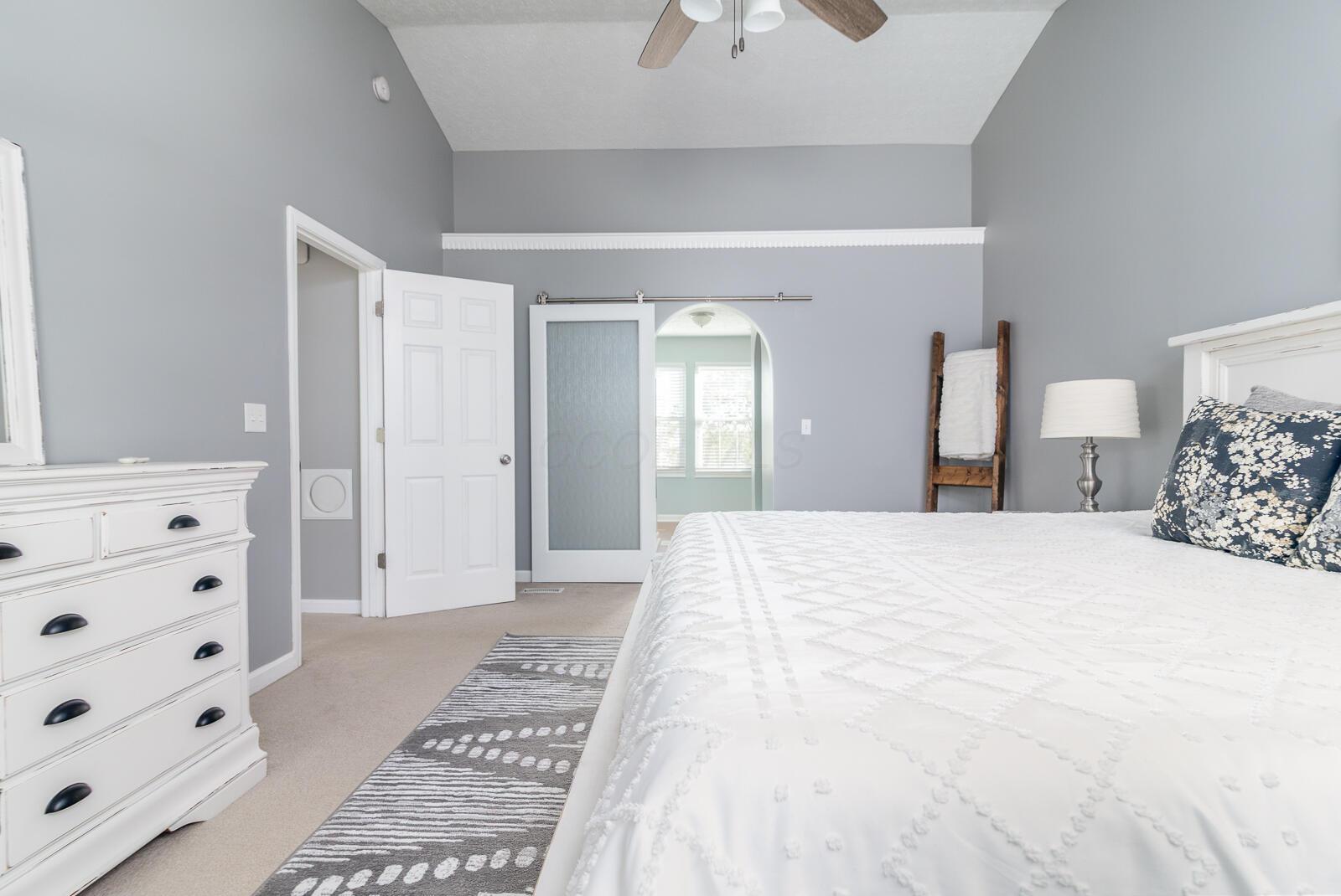 107 N Highview Boulevard