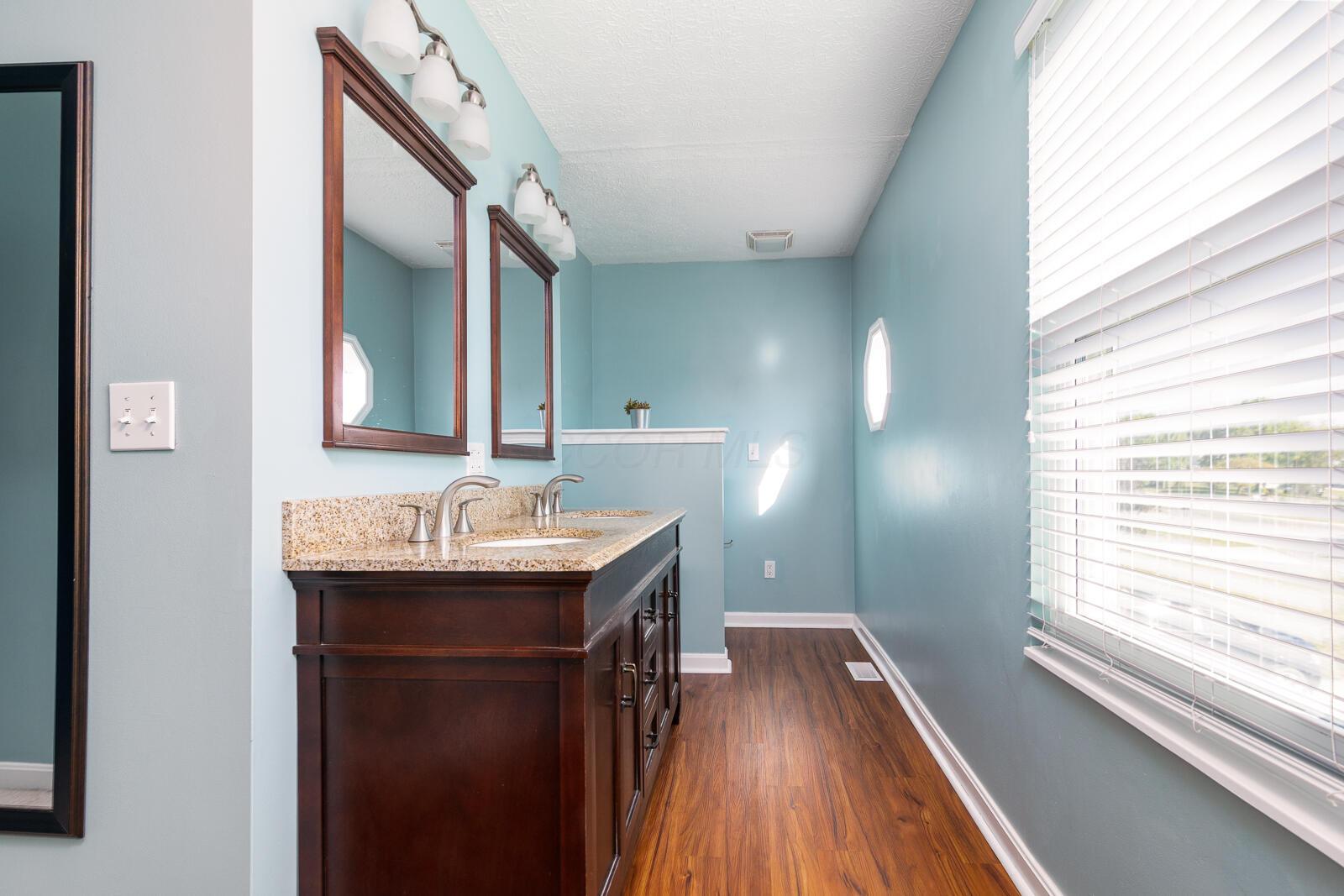 107 N Highview Boulevard