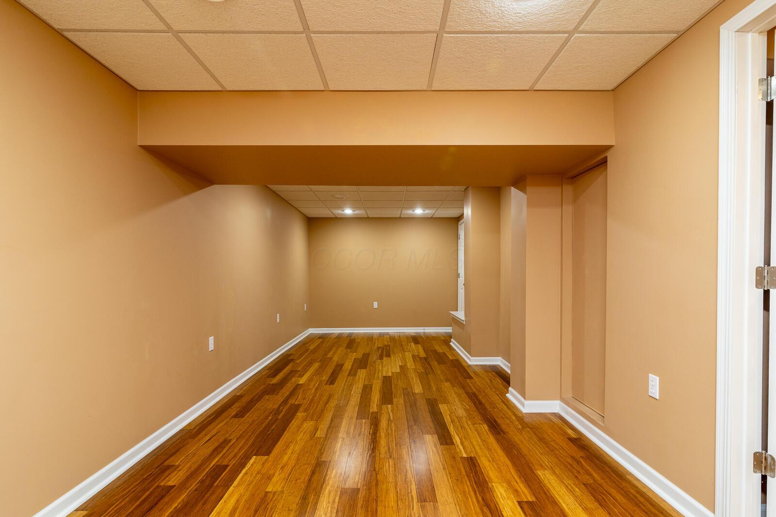 107 N Highview Boulevard