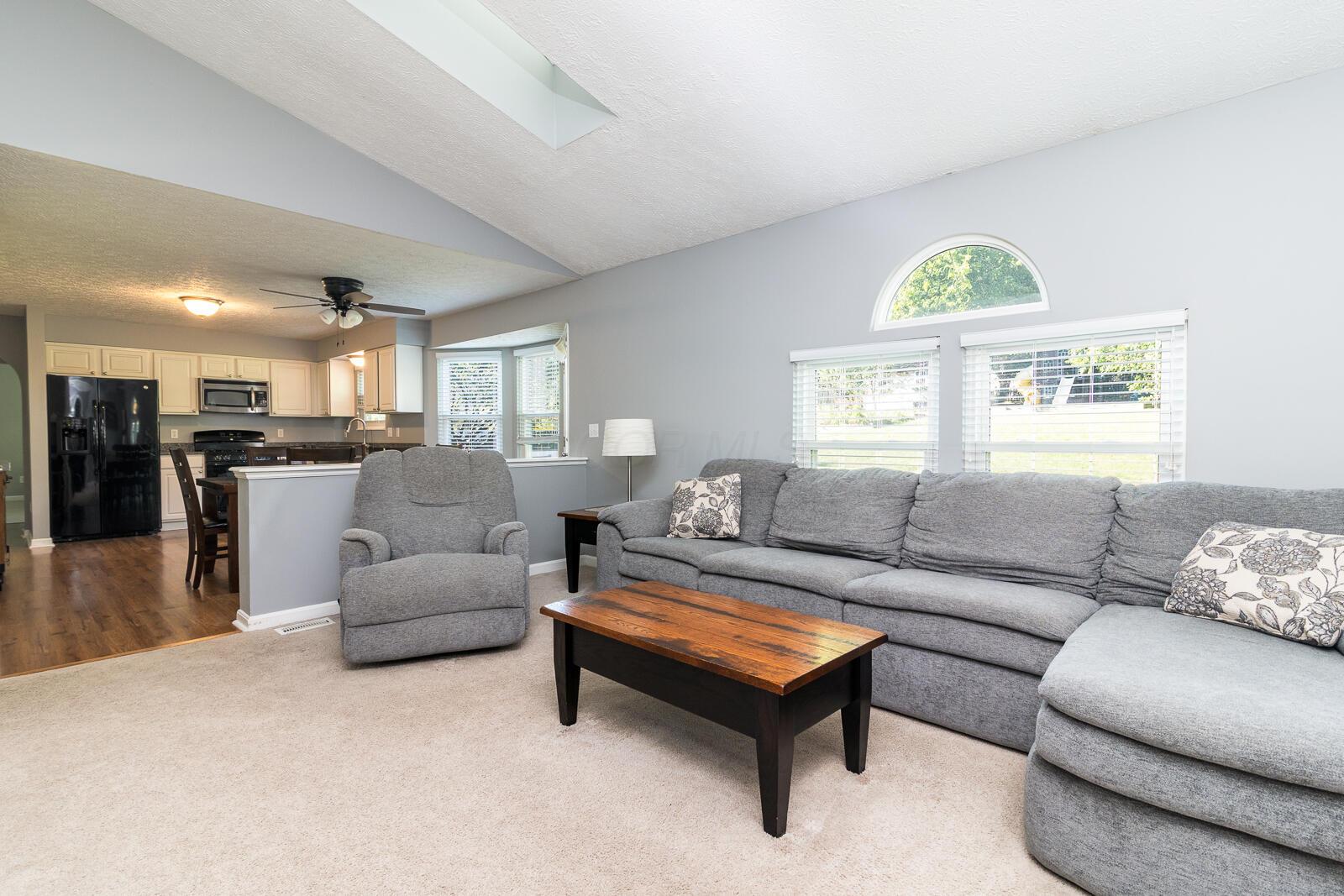 107 N Highview Boulevard