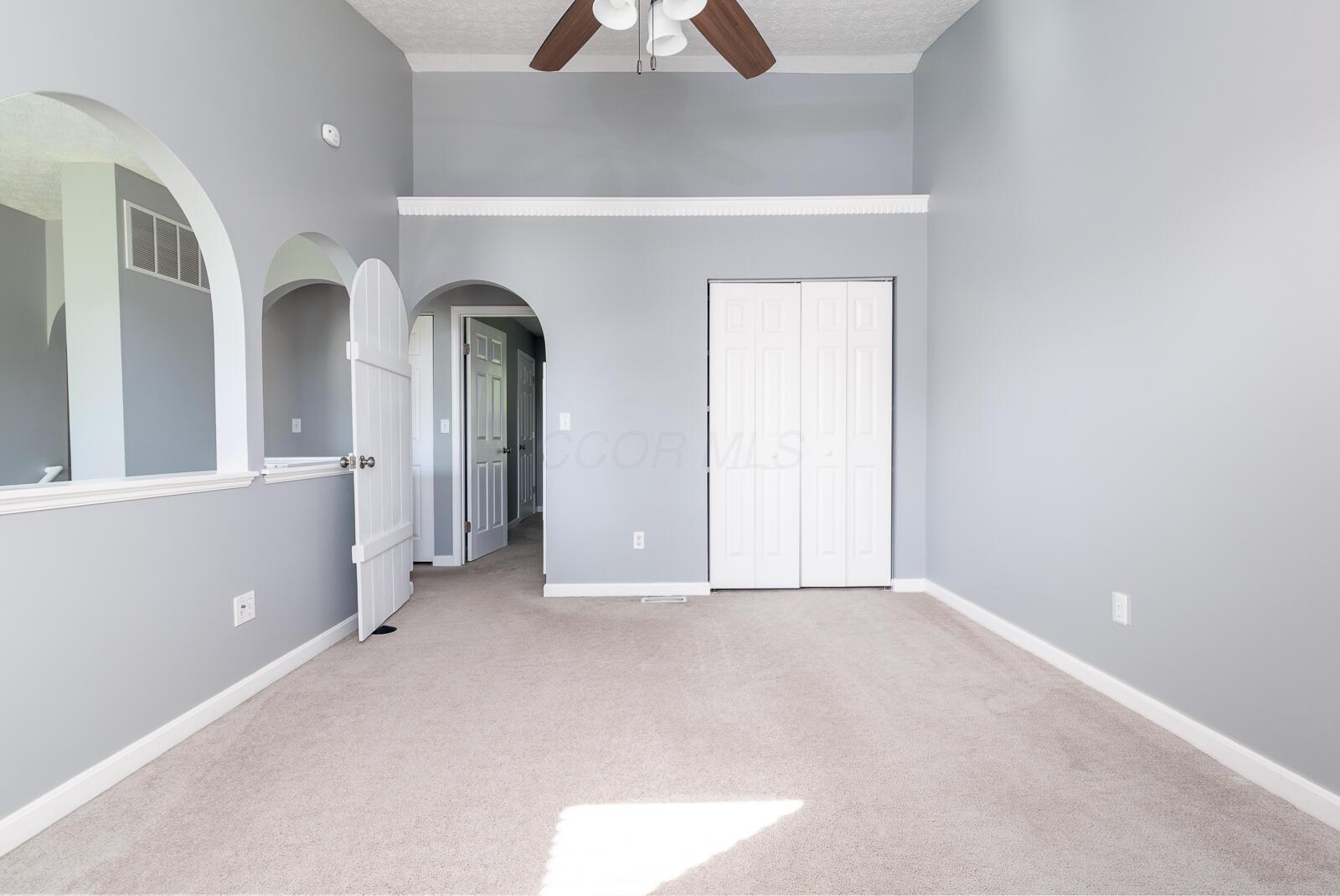 107 N Highview Boulevard