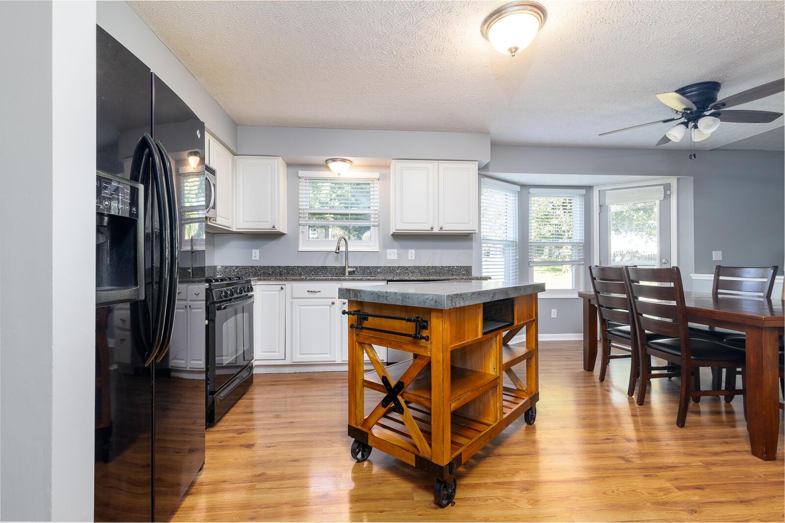 107 N Highview Boulevard