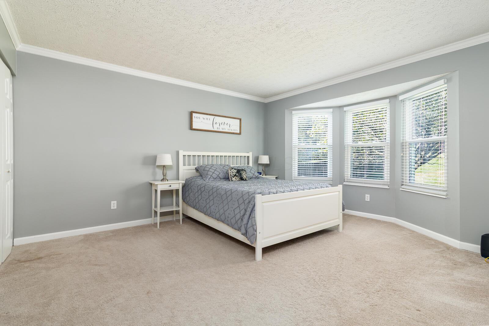 107 N Highview Boulevard