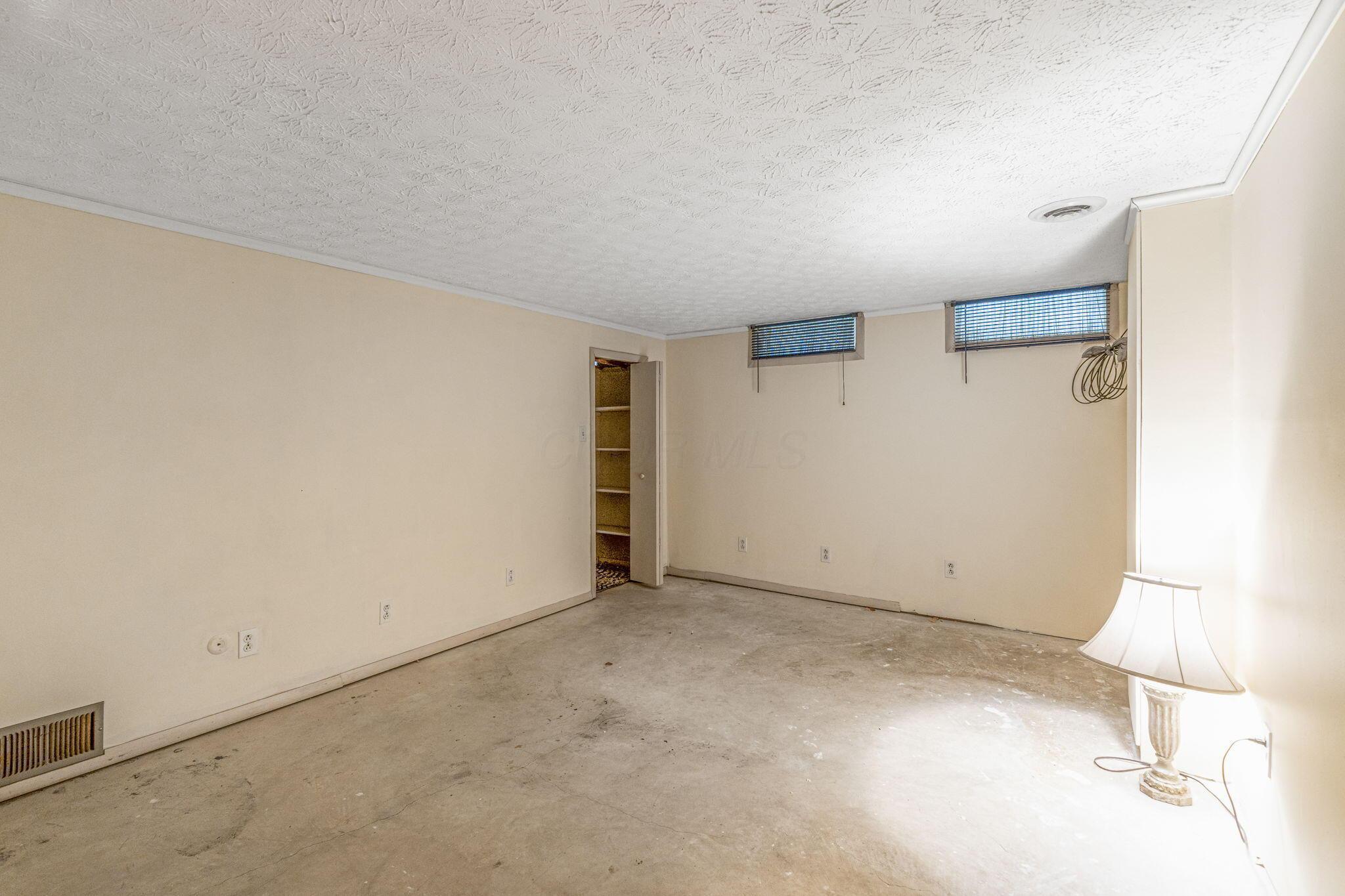 1294 Clydesdale Court