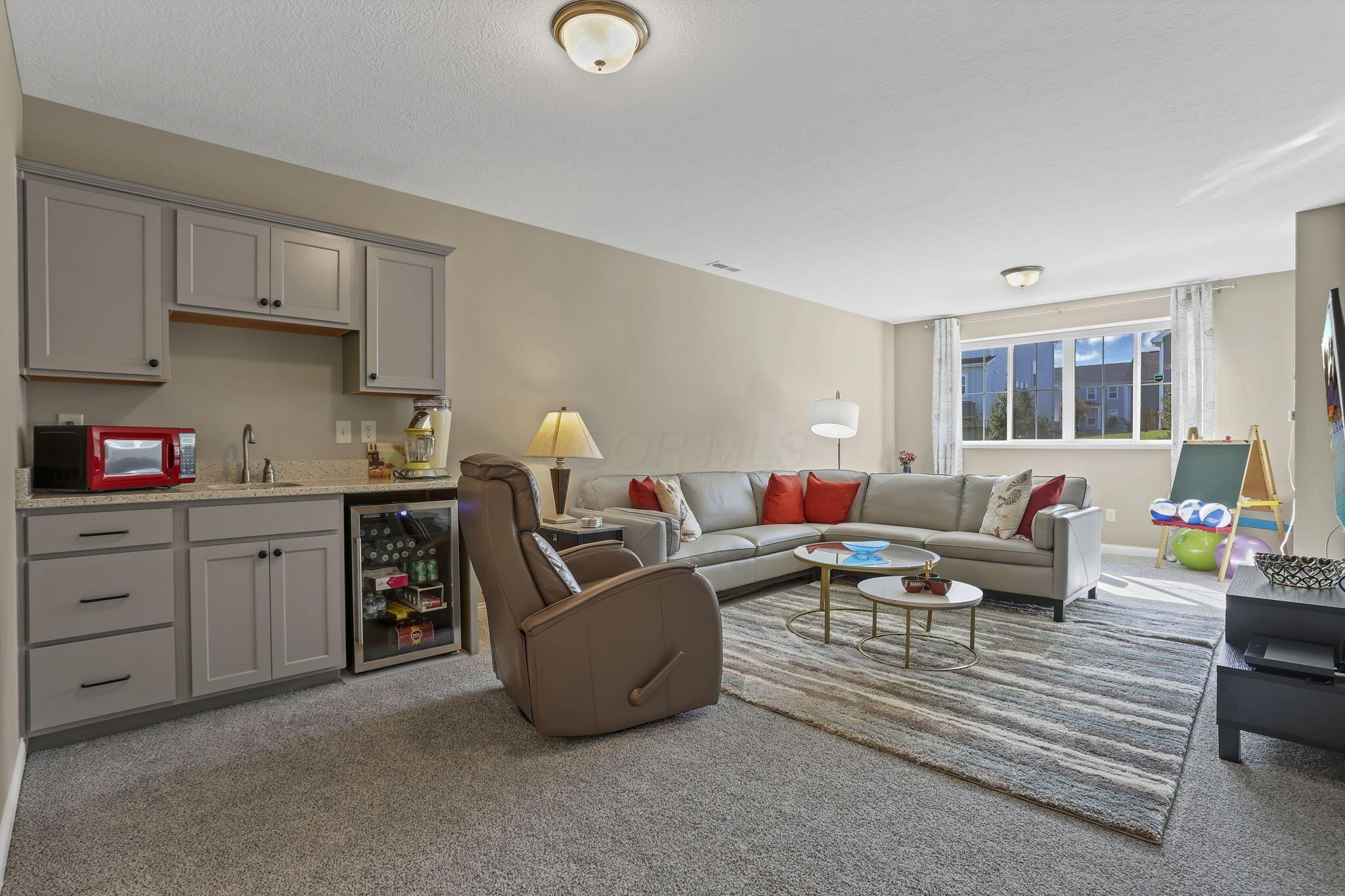 759 Avebury Drive, Pickerington