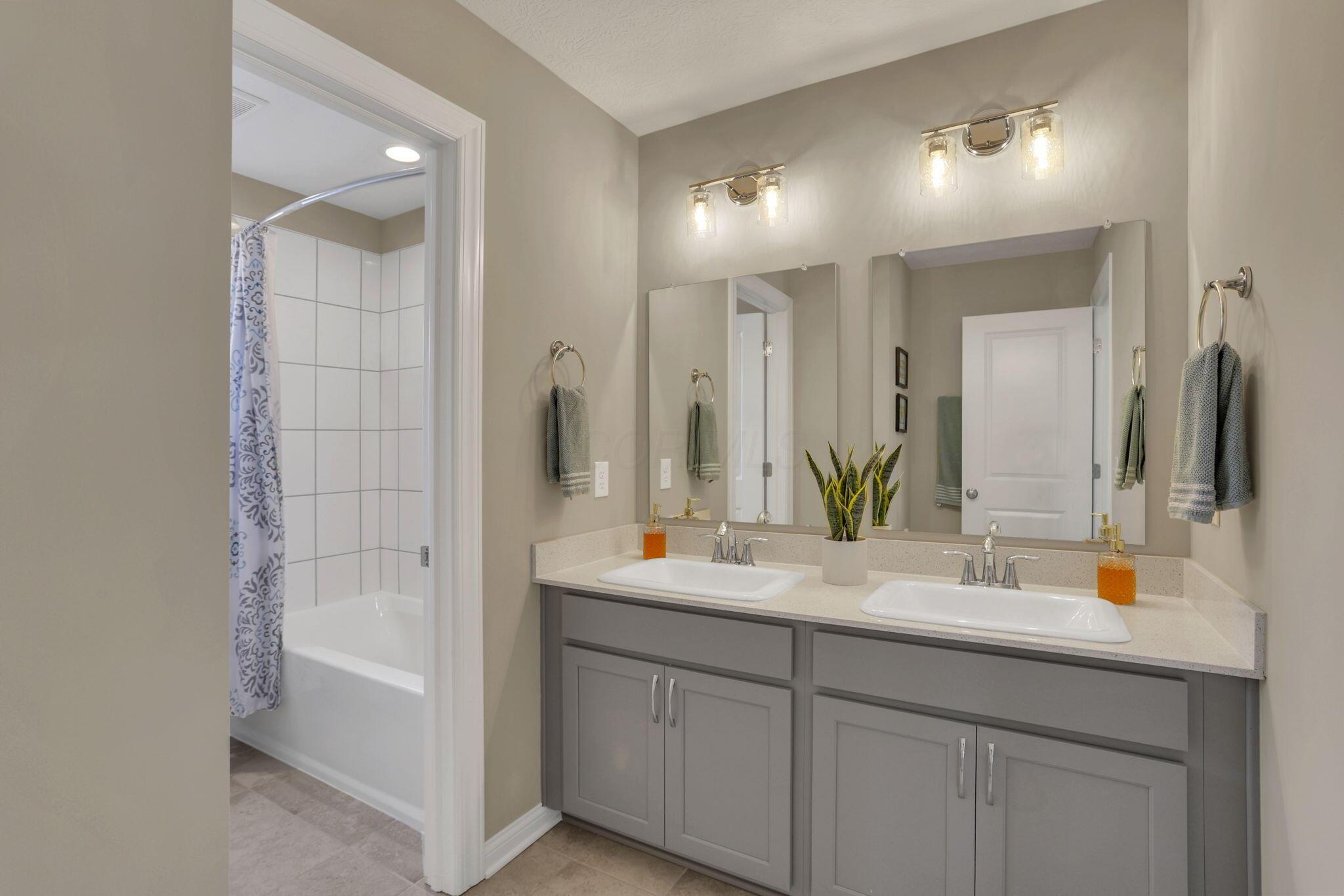 759 Avebury Drive, Pickerington