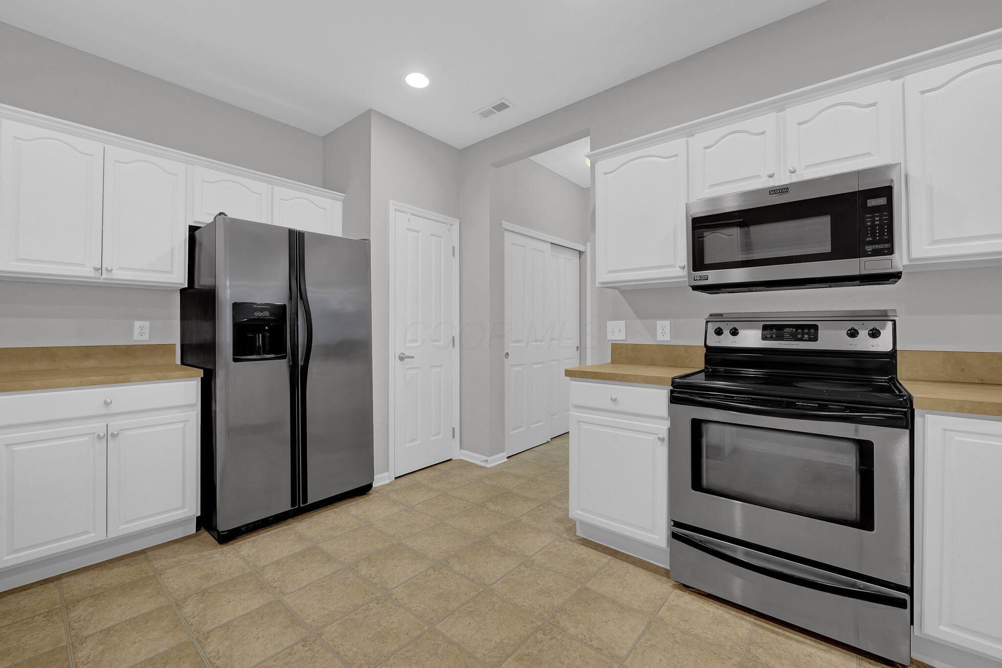 6214 Brickside Drive, 24, New Albany Unit: 24