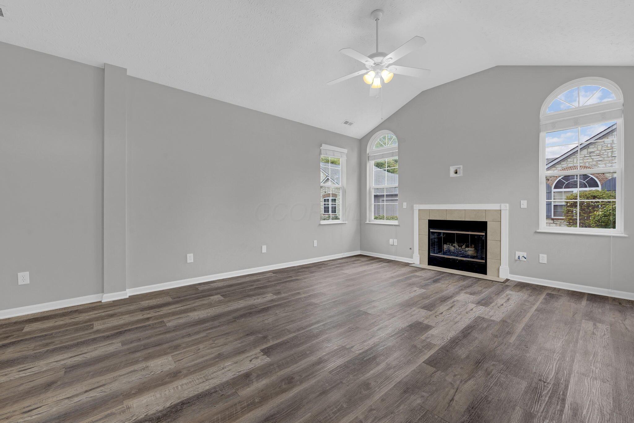 6214 Brickside Drive, 24, New Albany Unit: 24