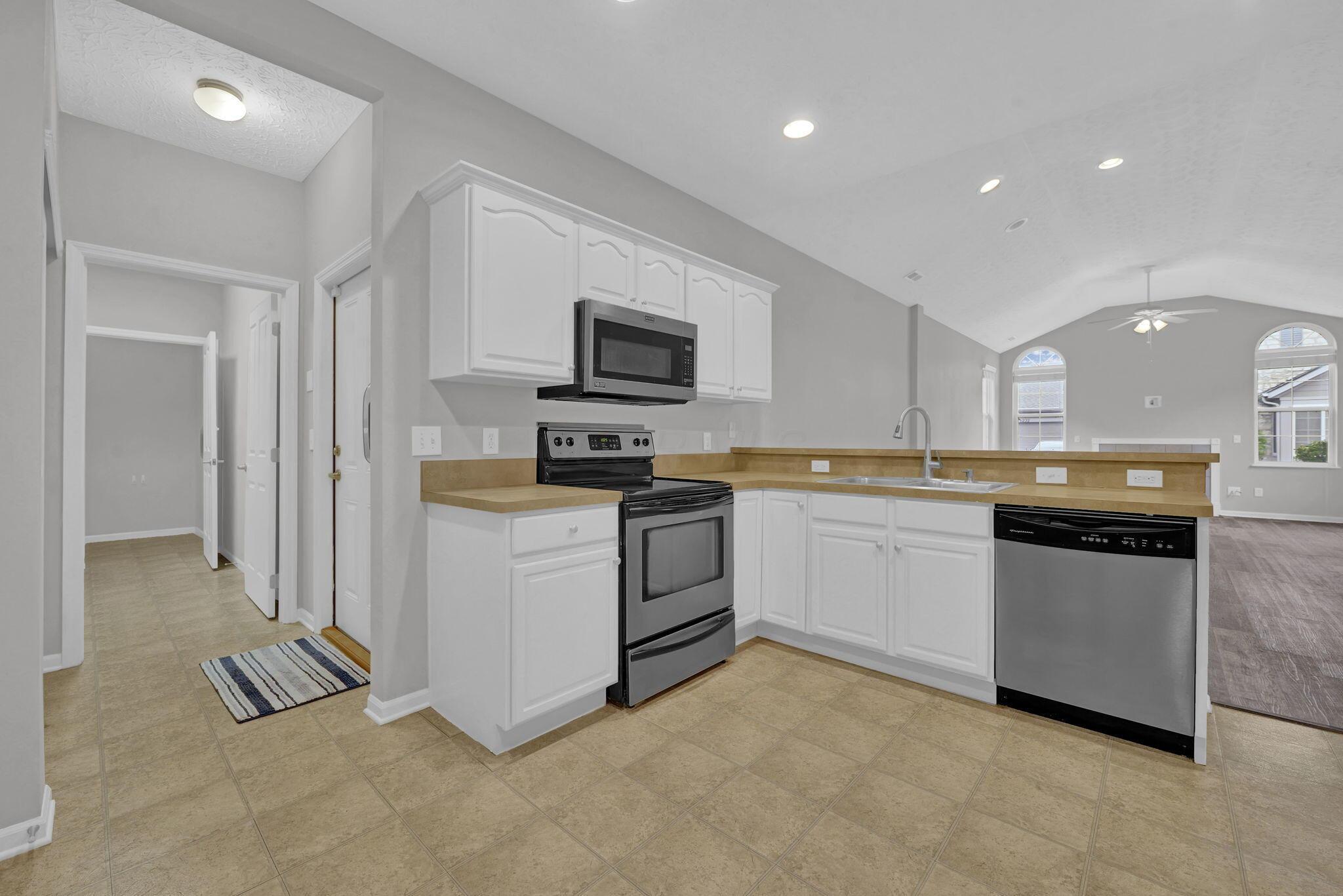 6214 Brickside Drive, 24, New Albany Unit: 24