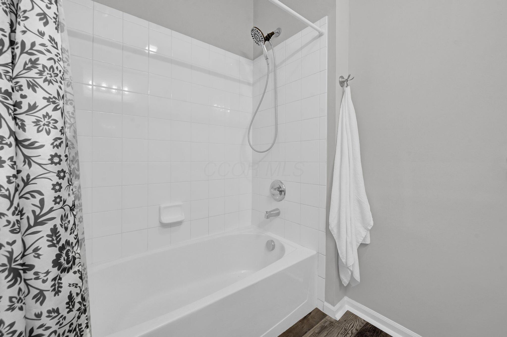 6214 Brickside Drive, 24, New Albany Unit: 24