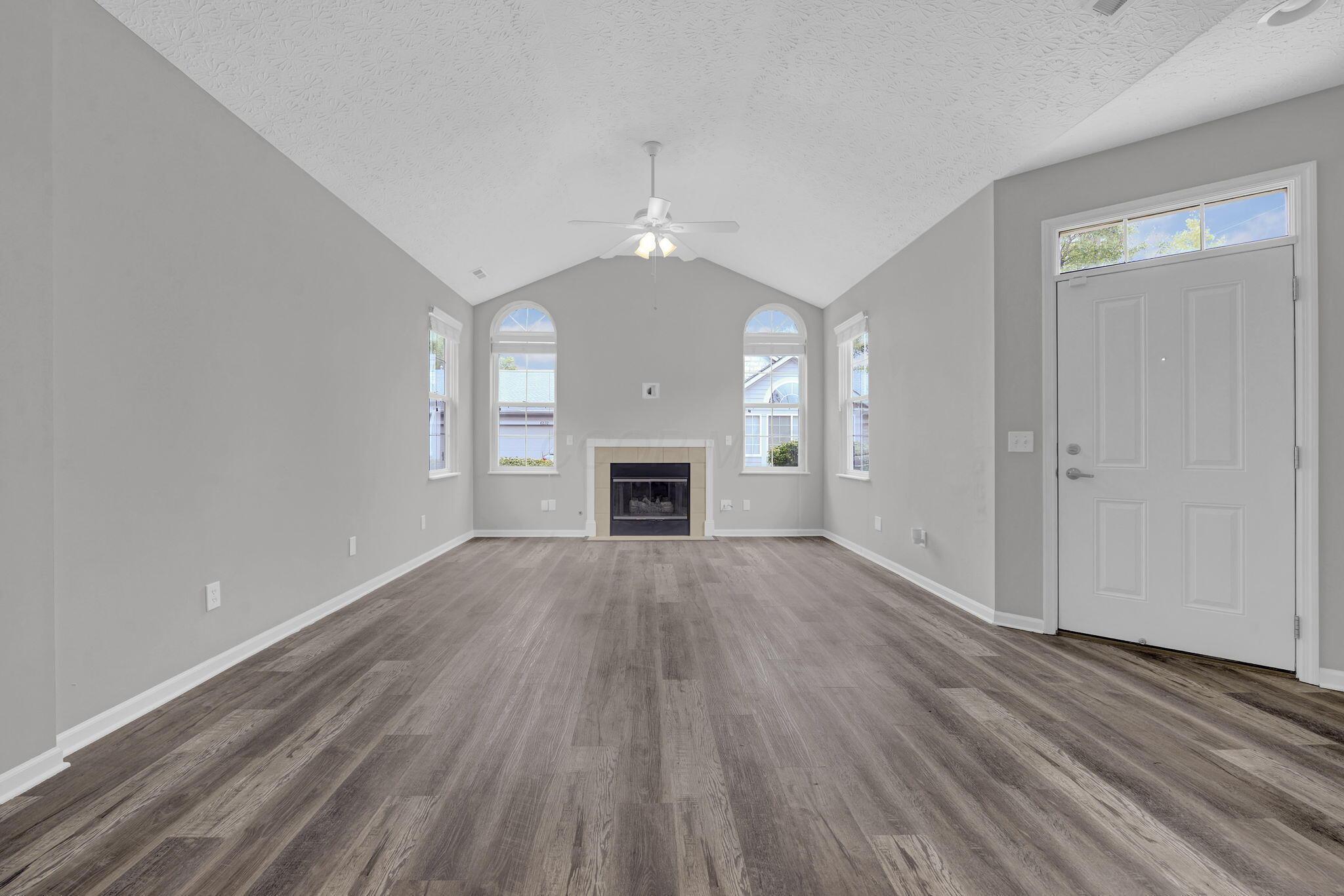 6214 Brickside Drive, 24, New Albany Unit: 24