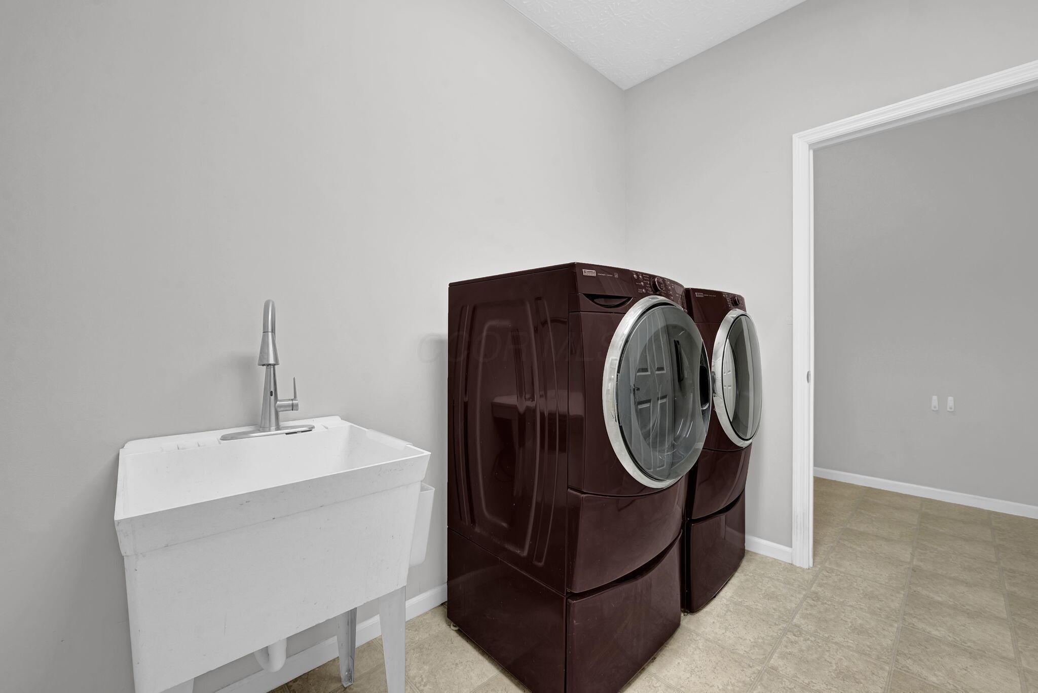 6214 Brickside Drive, 24, New Albany Unit: 24