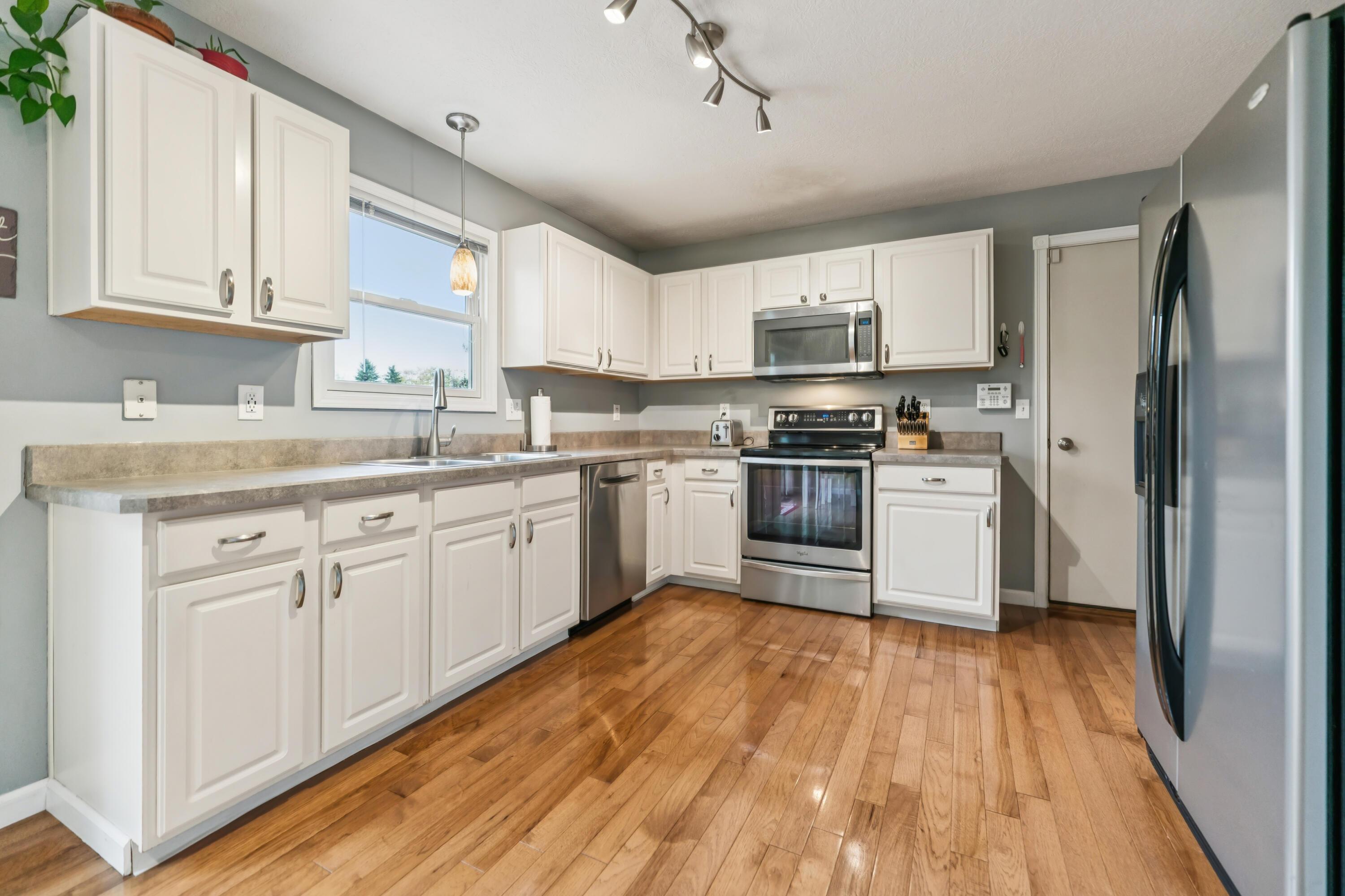 2188 Dry Ridge Court, Grove City