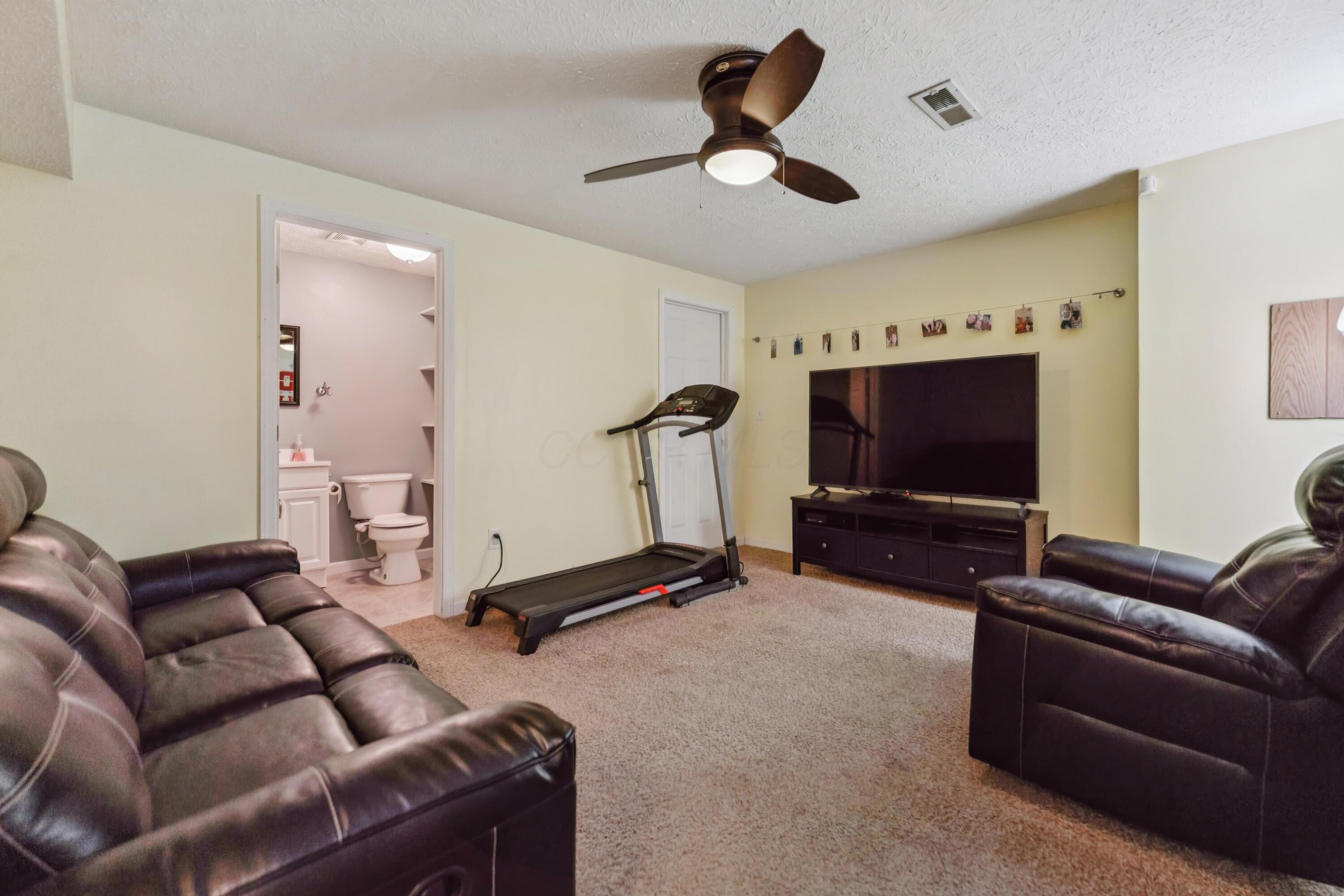 2188 Dry Ridge Court, Grove City