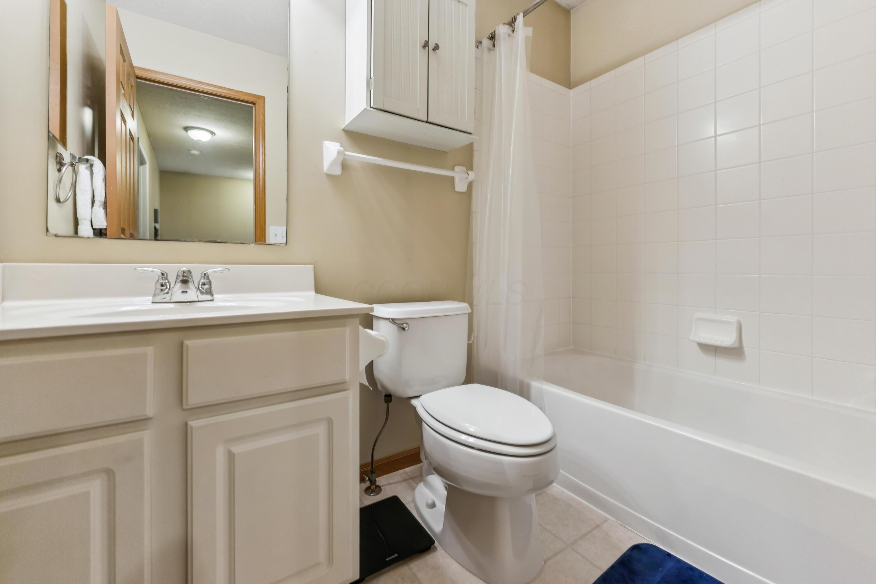 2188 Dry Ridge Court, Grove City