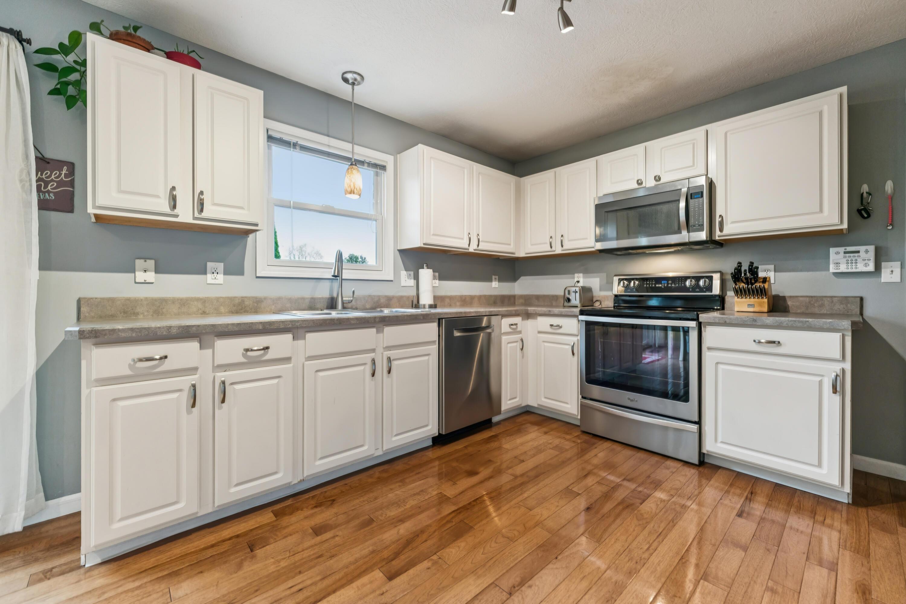 2188 Dry Ridge Court, Grove City